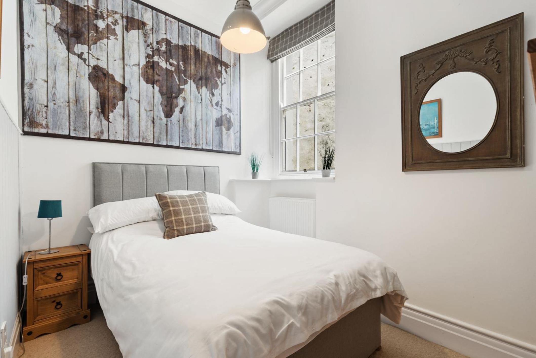 Laston Garden Apartment - Sea Views Large Terrace