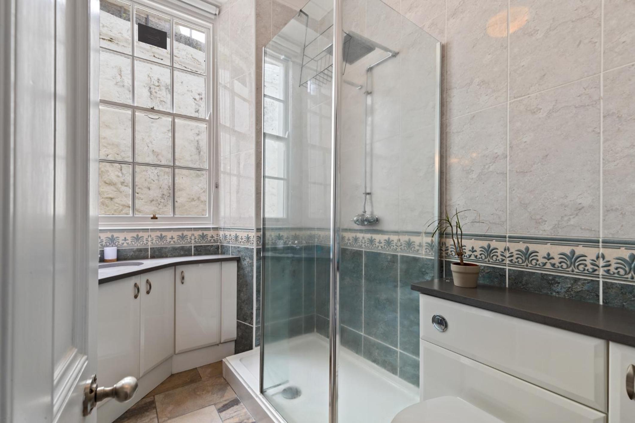 Laston Garden Apartment - Sea Views Large Terrace