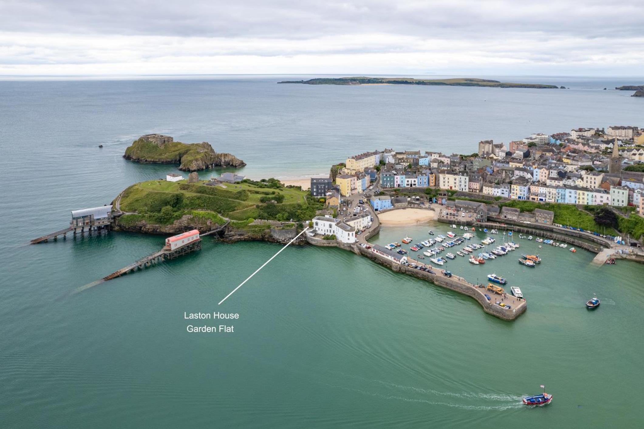 Laston Garden Apartment - Sea Views Large Terrace
