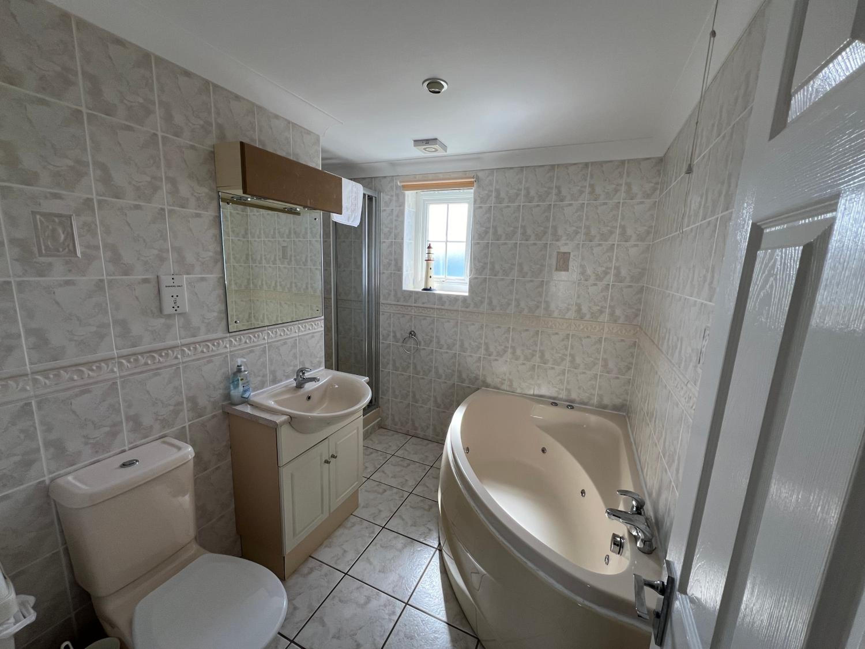 Atlantic Hideaway 4 bedroom Holiday Home