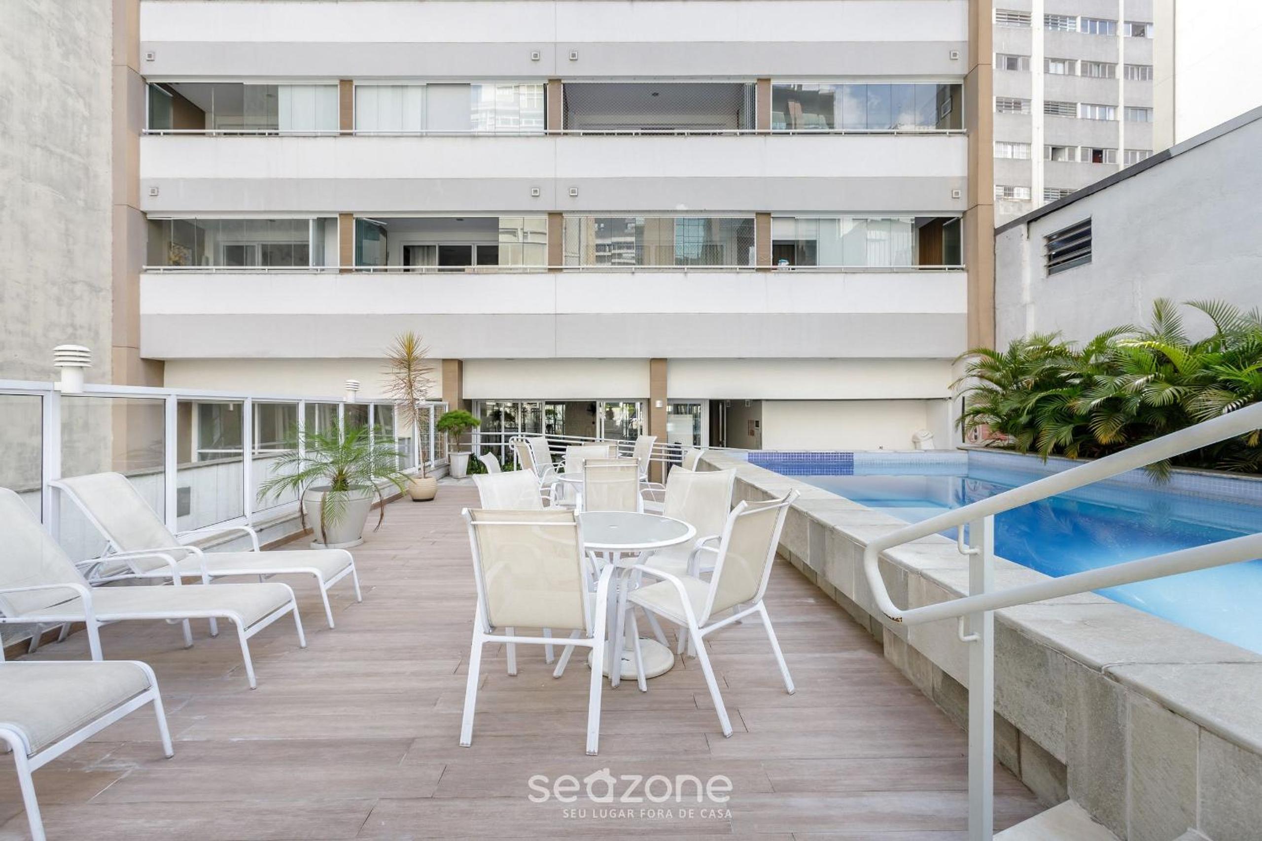 Studio Bem Localizado com Piscina CGF135
