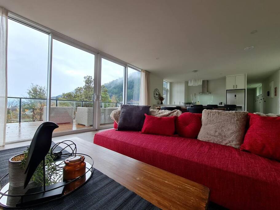 Spectacular views & central location view 2