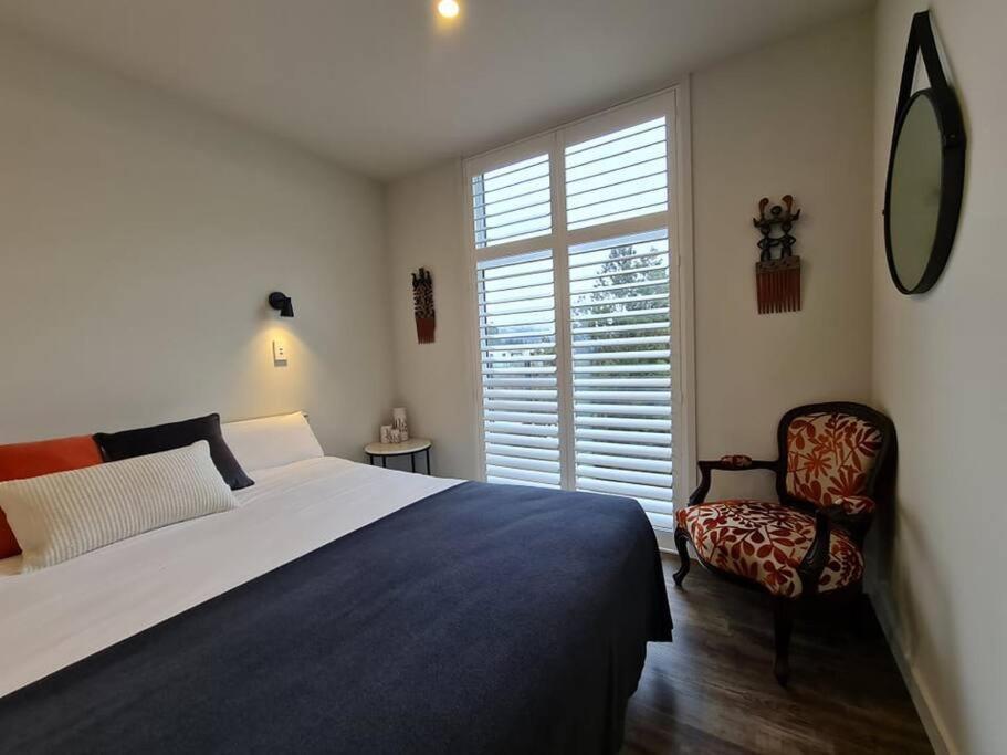 Spectacular views & central location view 3