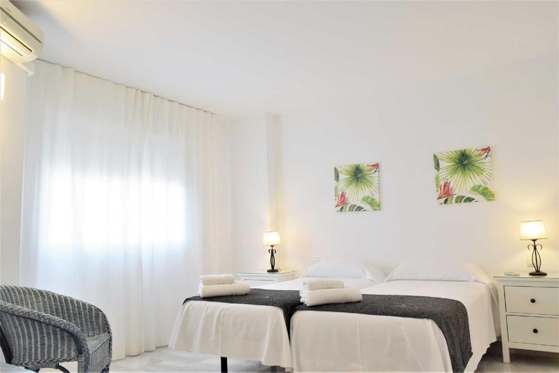 Marbella Vacations - Ferienwohnung fur 4 Personen ca 113 qm in Nueva Andalucia, Andalusien Costa del Sol - Property Image 2