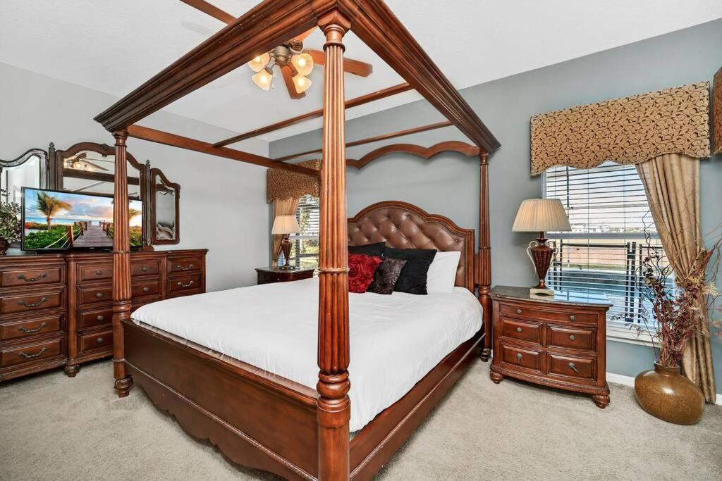 Beautiful 6BR home near Disney