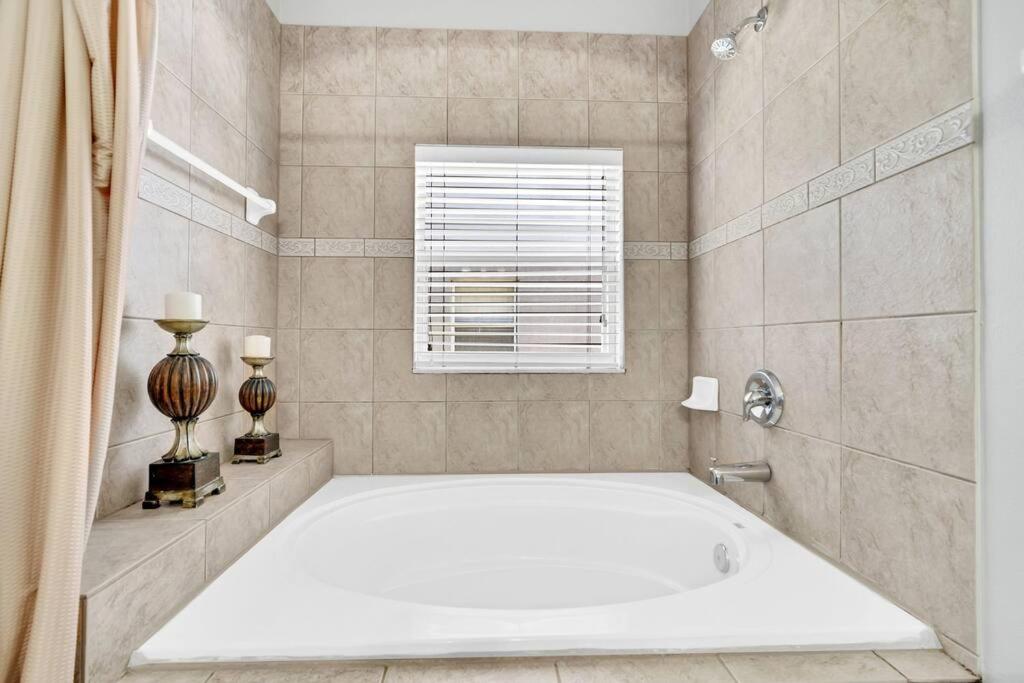 Beautiful 6BR home near Disney