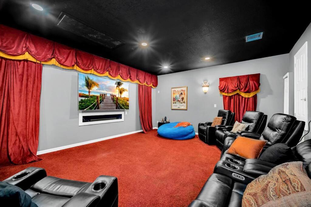 Beautiful 6BR home near Disney
