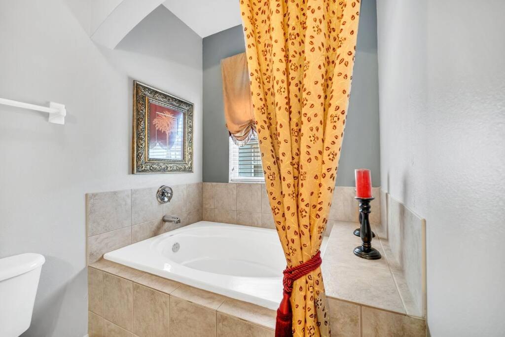Beautiful 6BR home near Disney