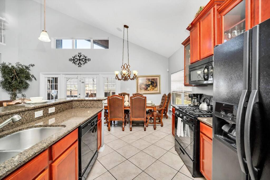 Beautiful 6BR home near Disney