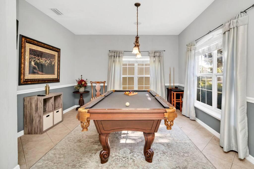 Beautiful 6BR home near Disney