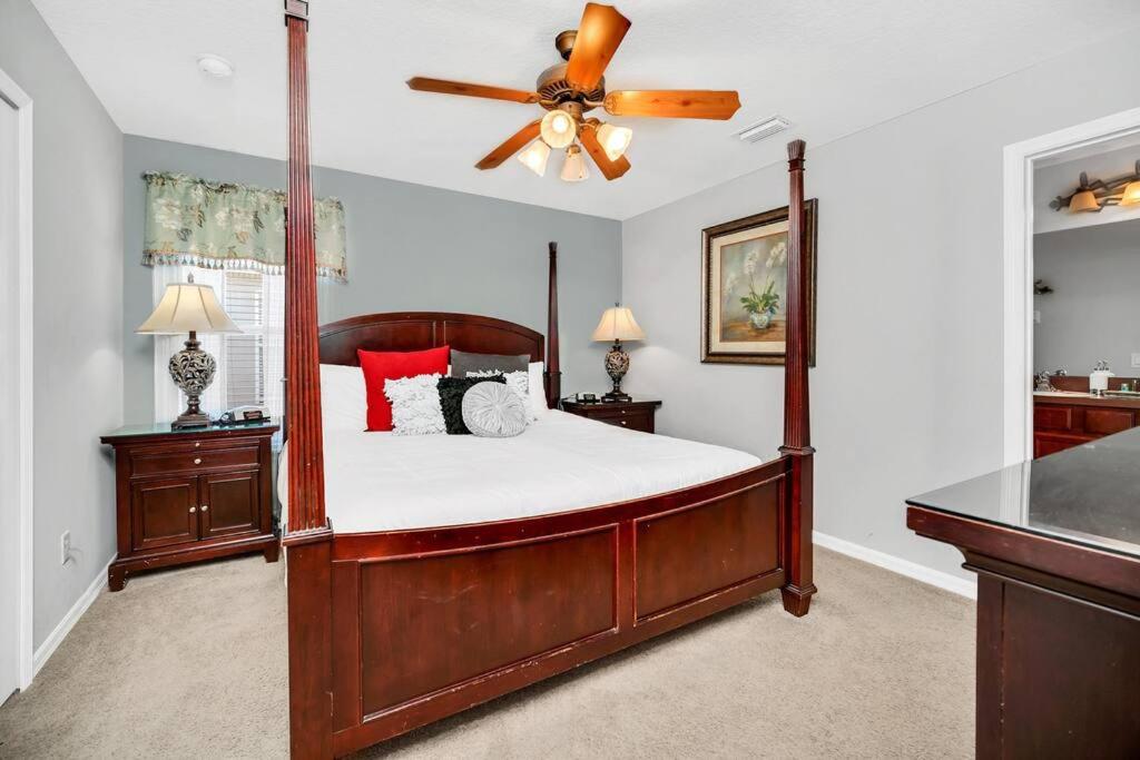 Beautiful 6BR home near Disney
