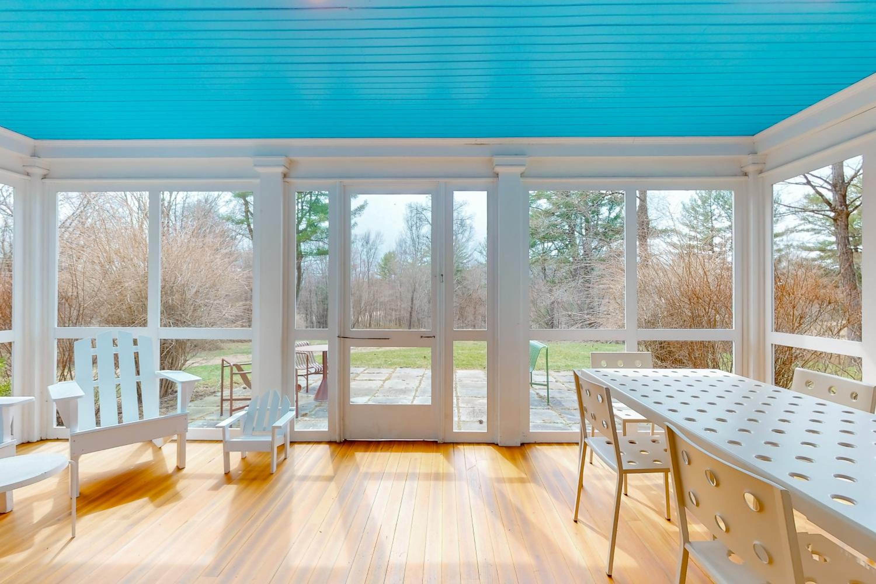 Close to Copake Lake! 4-Season Escape with Sauna