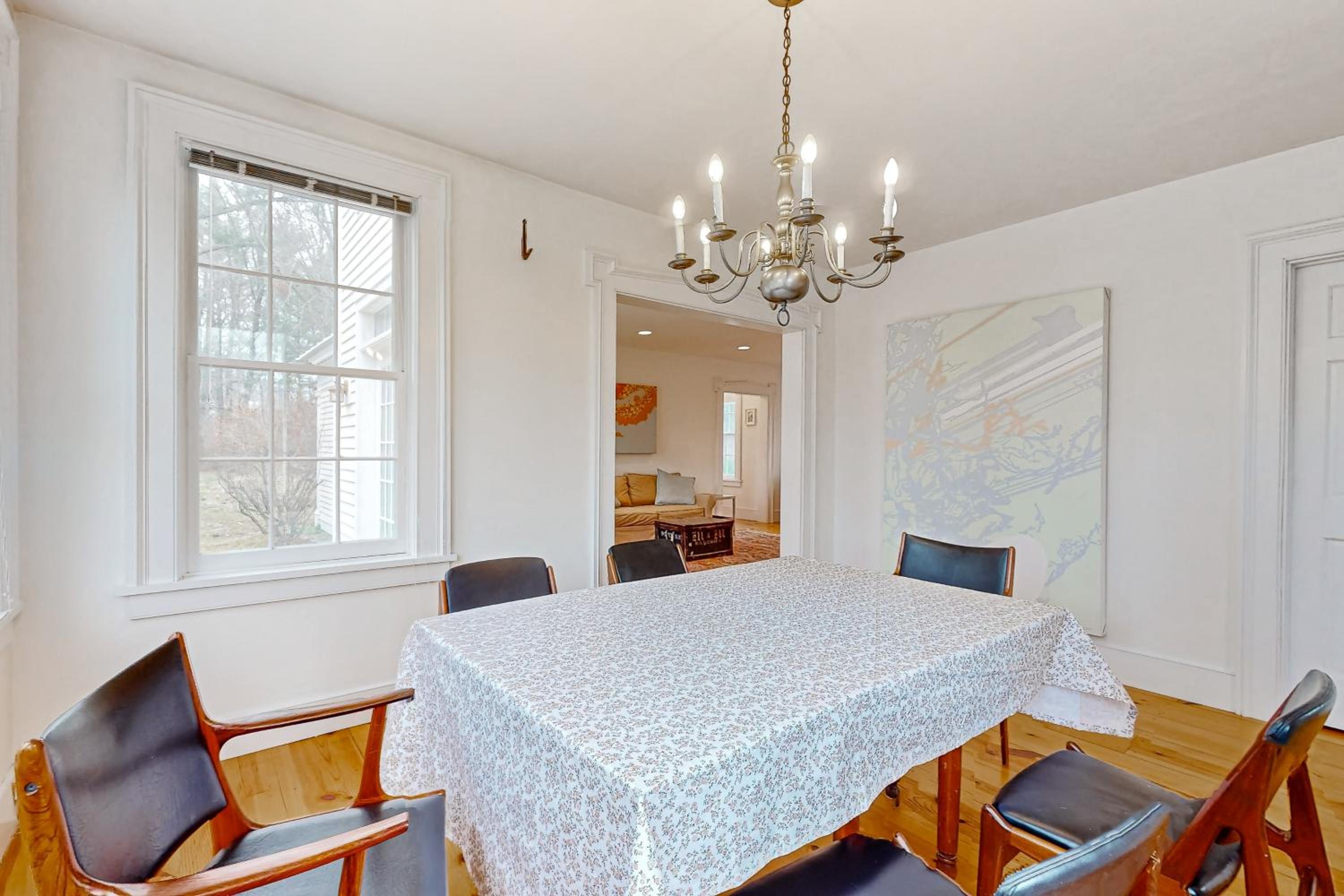Close to Copake Lake! 4-Season Escape with Sauna