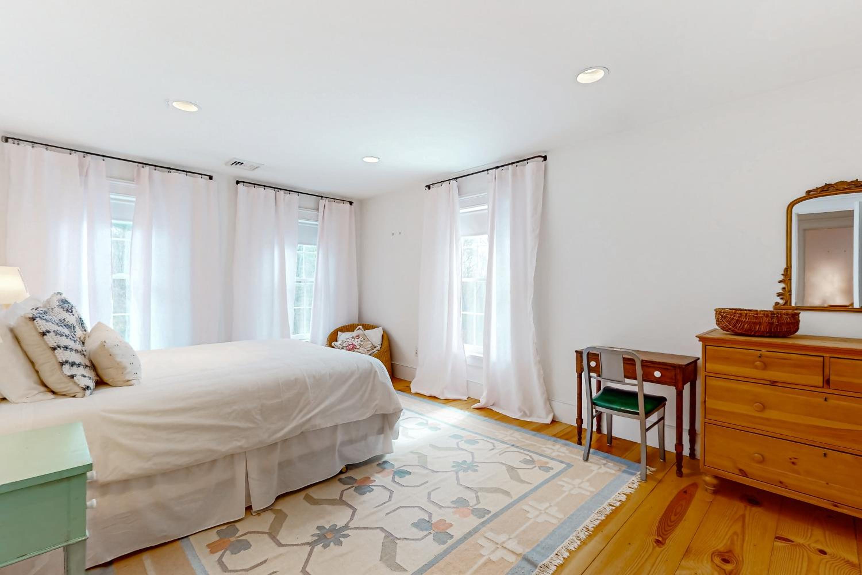 Close to Copake Lake! 4-Season Escape with Sauna