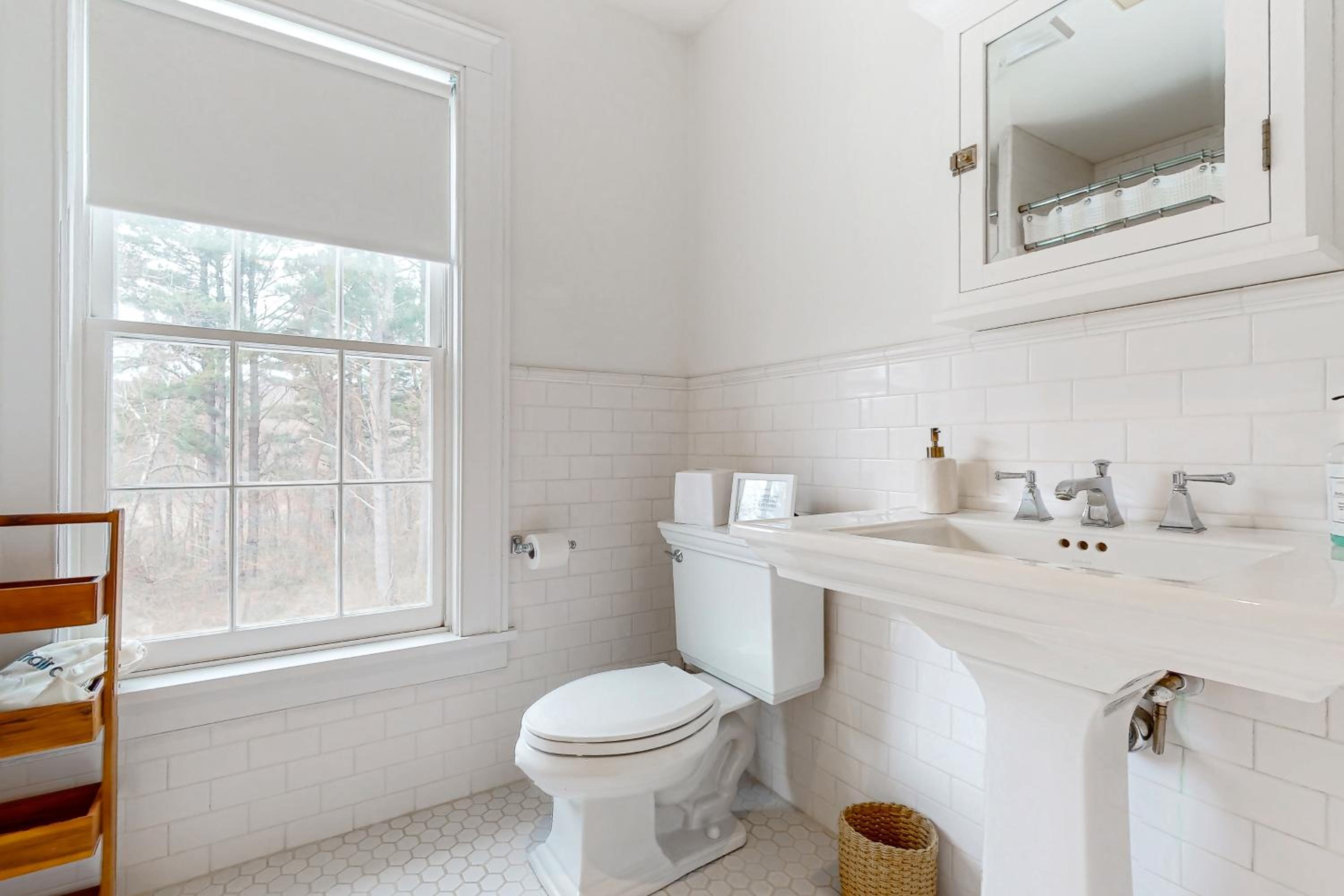 Close to Copake Lake! 4-Season Escape with Sauna
