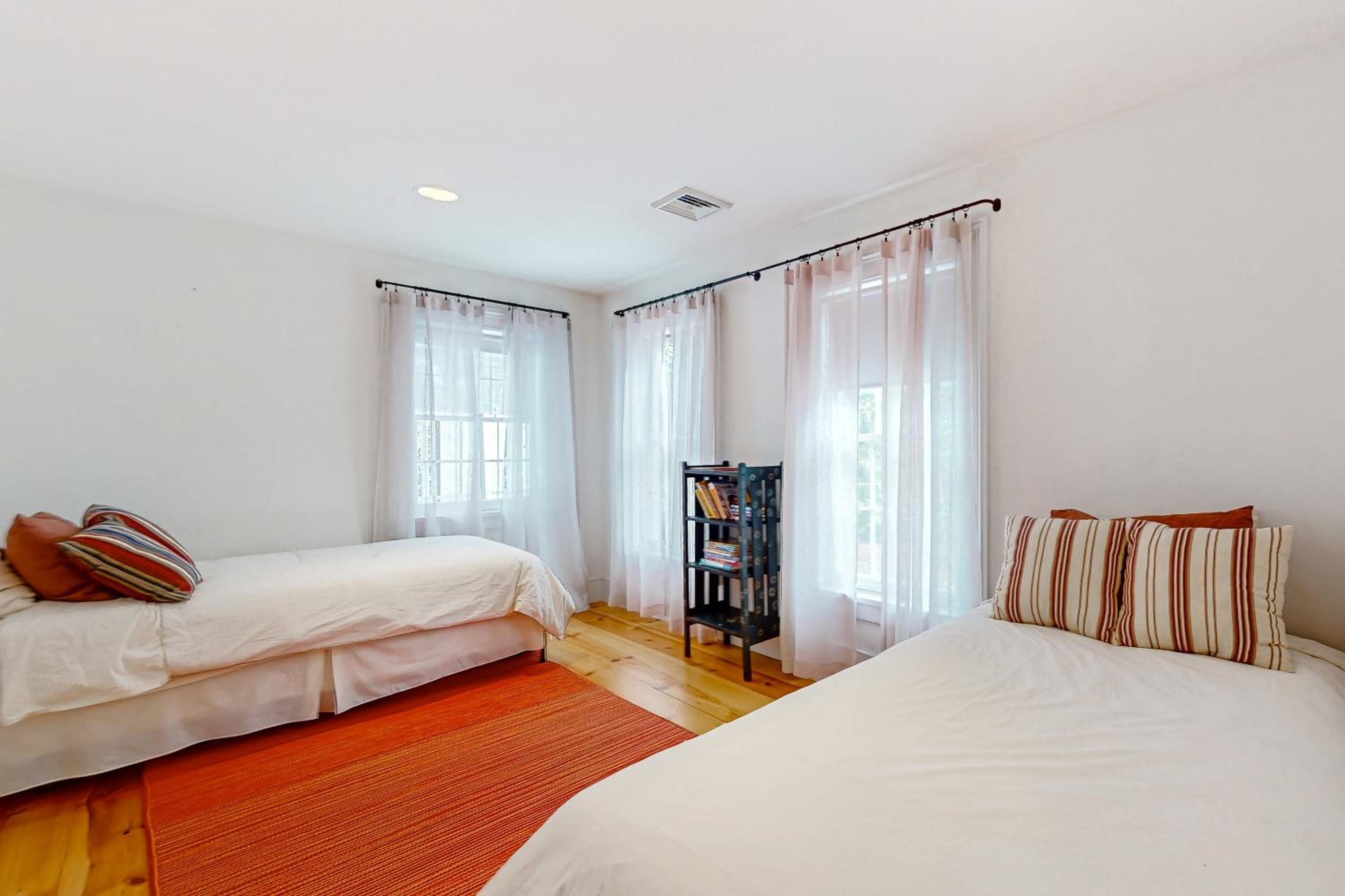 Close to Copake Lake! 4-Season Escape with Sauna