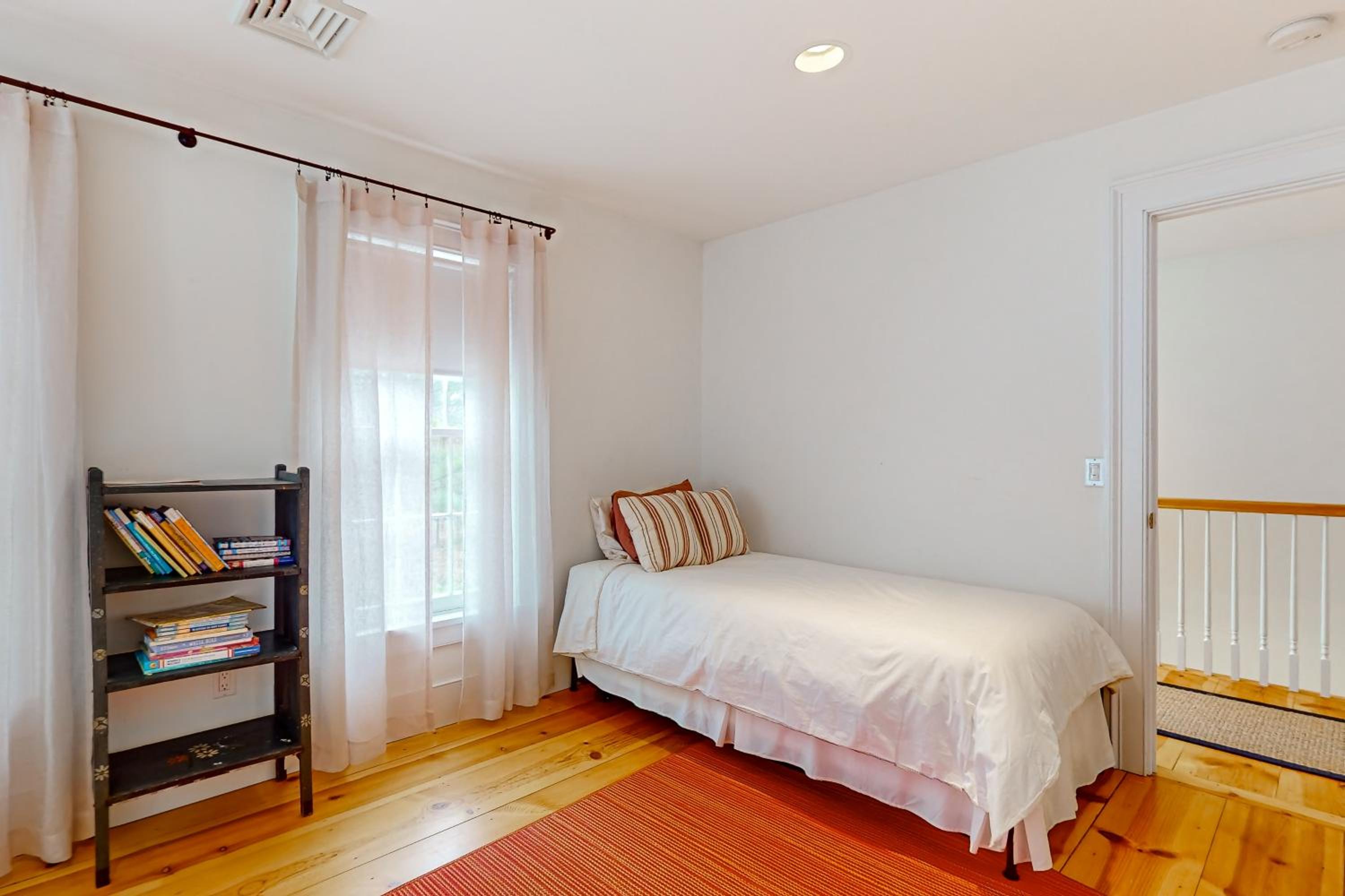 Close to Copake Lake! 4-Season Escape with Sauna