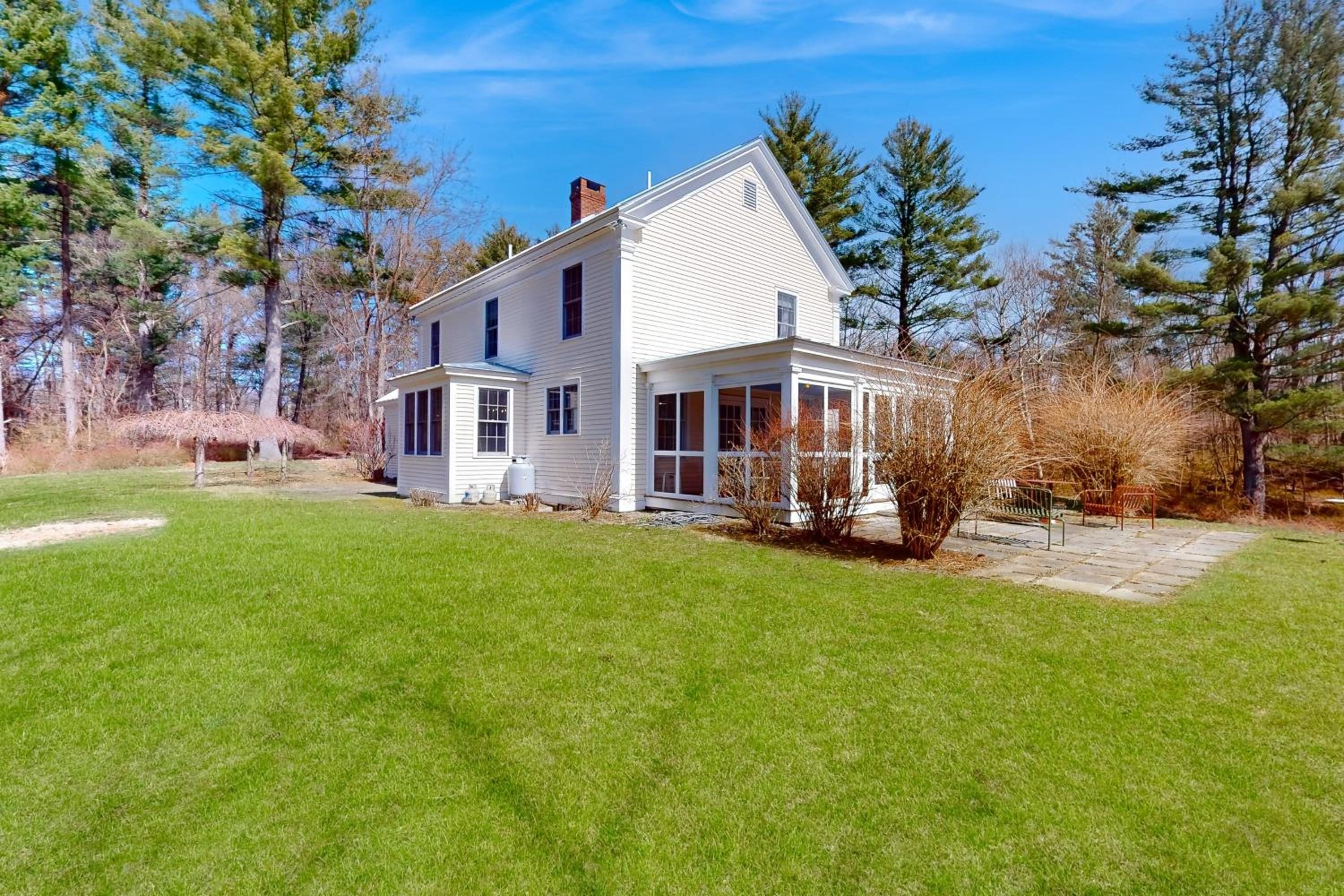 Close to Copake Lake! 4-Season Escape with Sauna