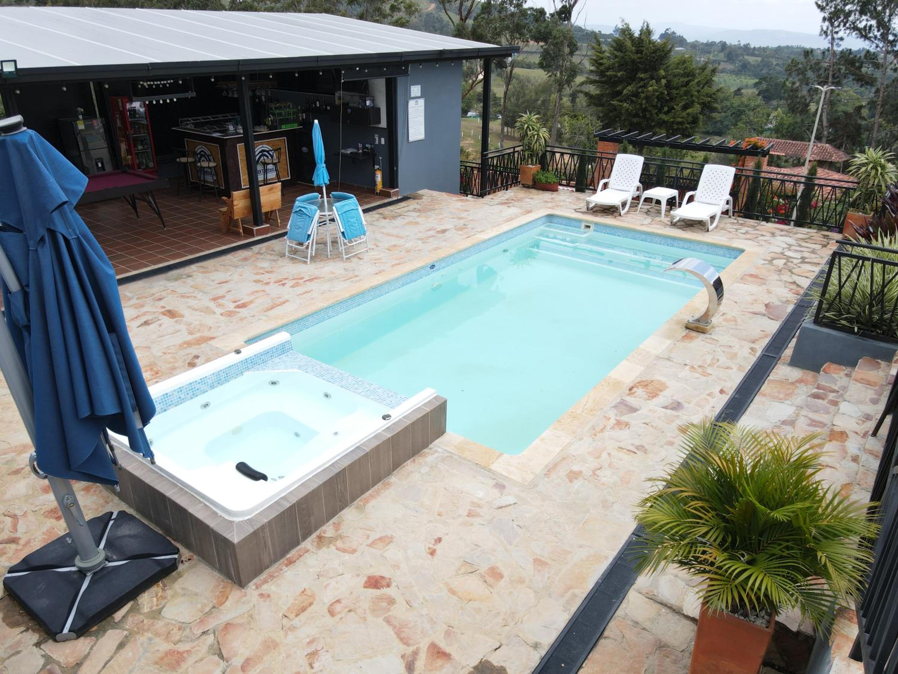 Mansion de lujo en la mesa de los santos