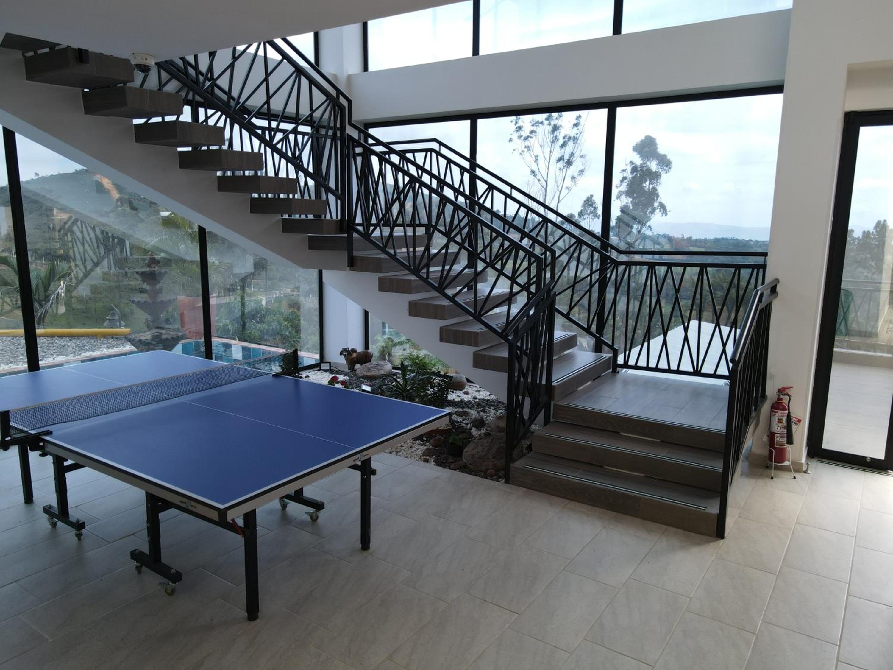 Mansion de lujo en la mesa de los santos