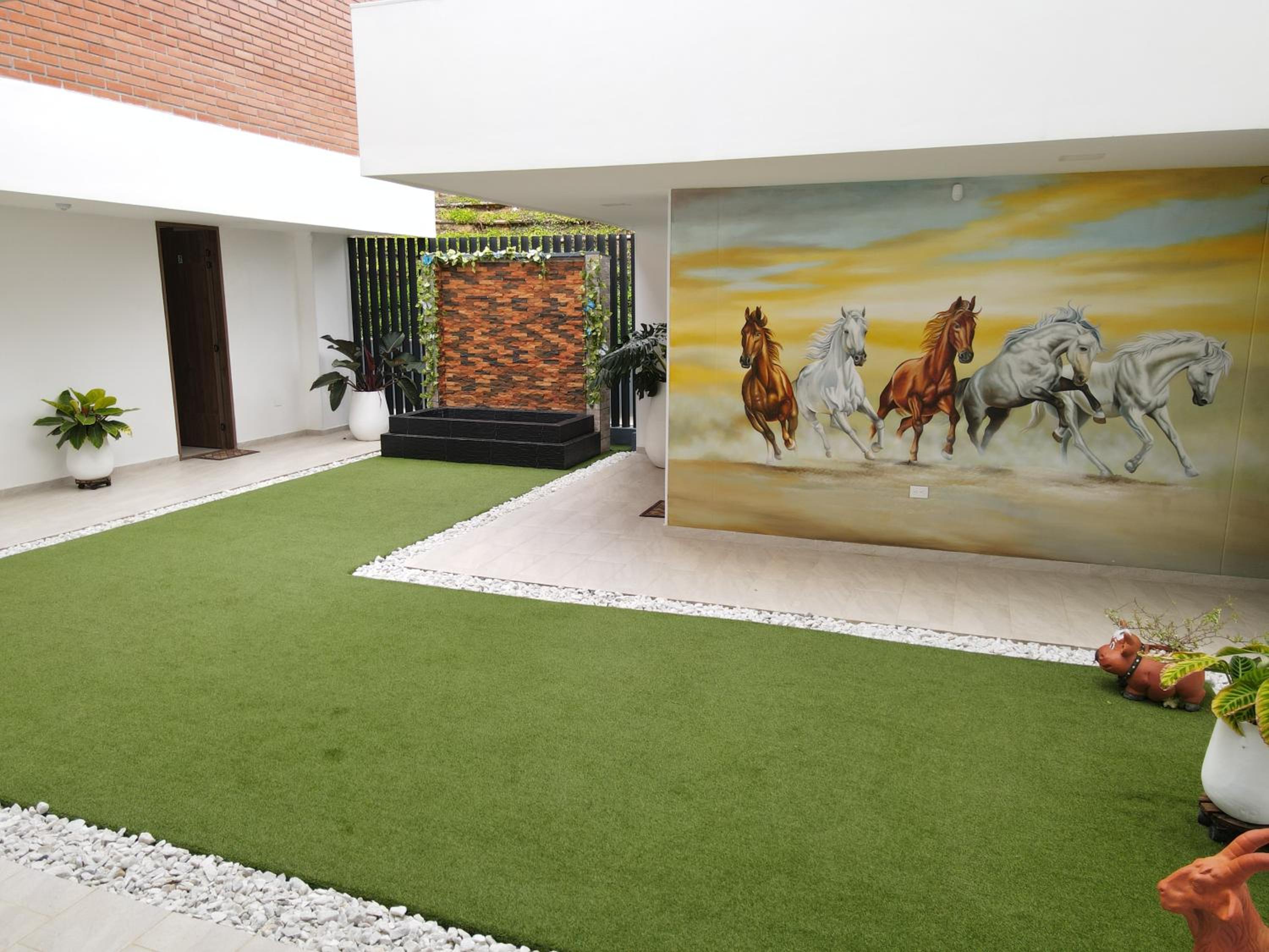 Mansion de lujo en la mesa de los santos
