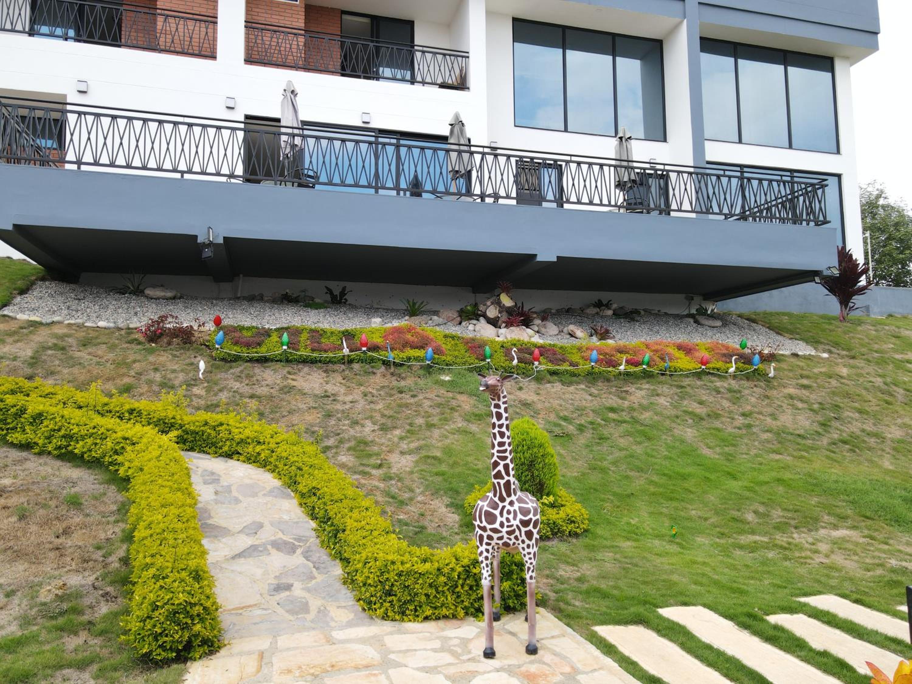 Mansion de lujo en la mesa de los santos