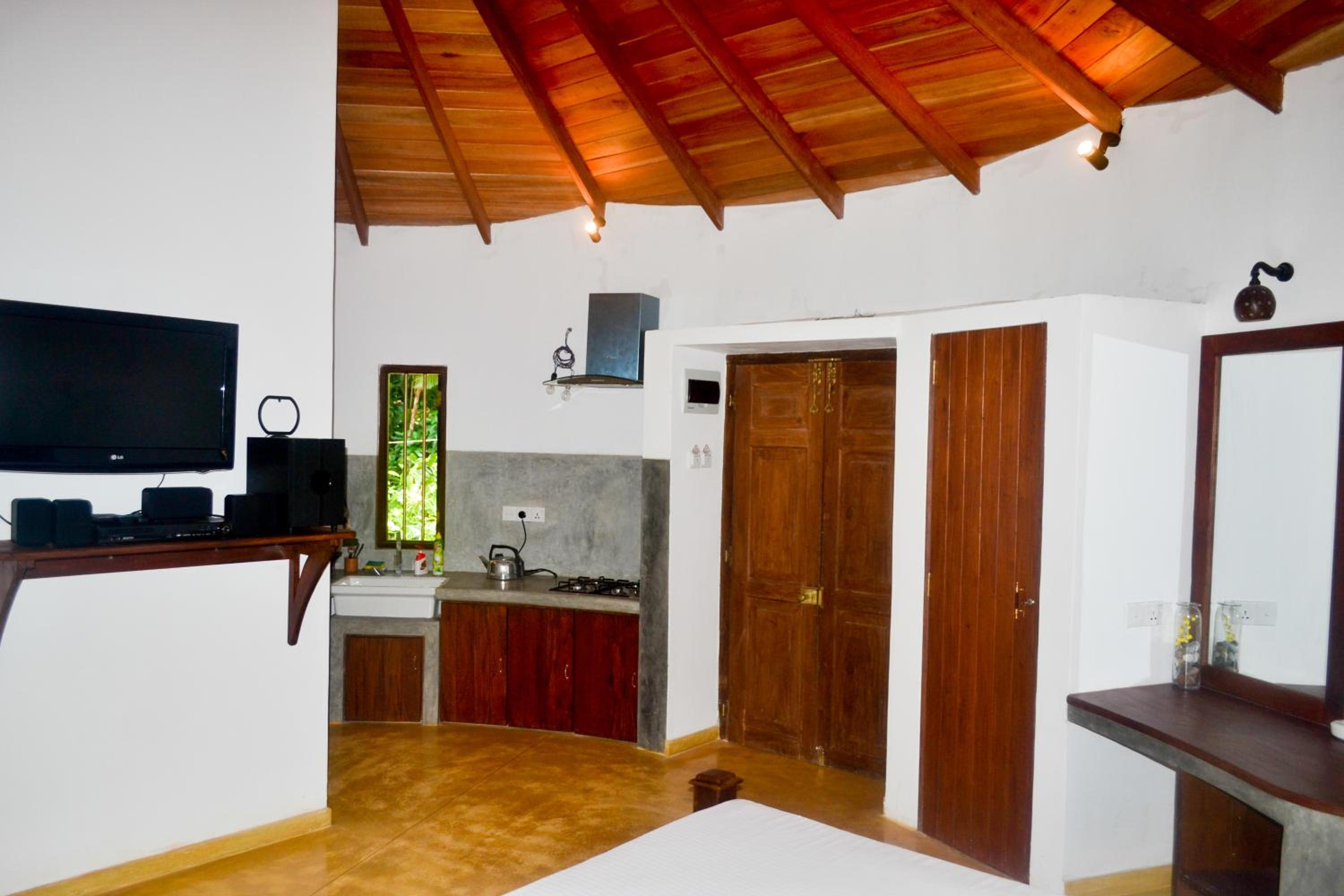 Guruwaththa Eco Lodge