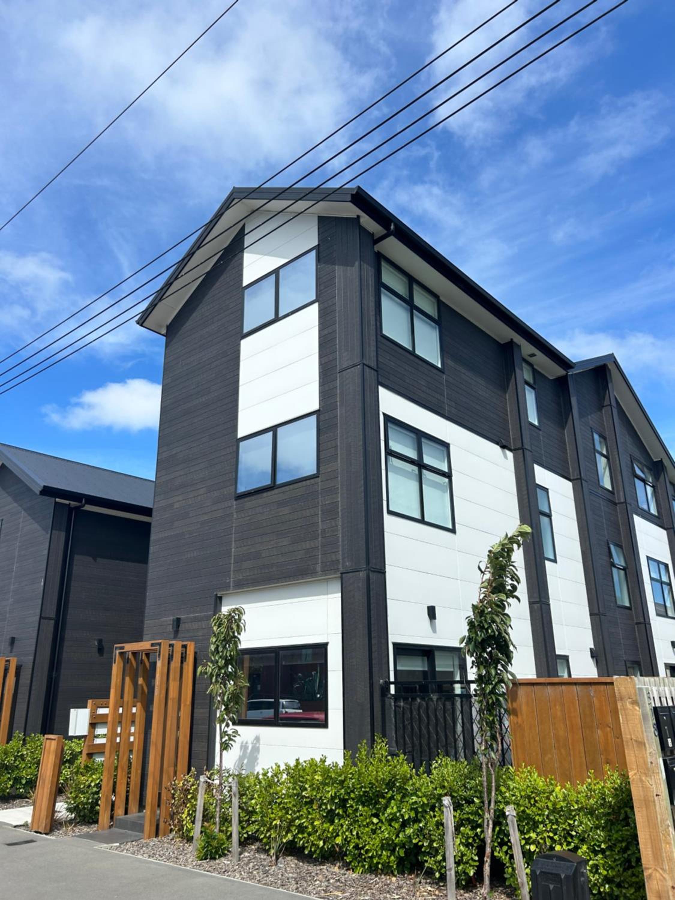 Spacious Inner City Townhouse