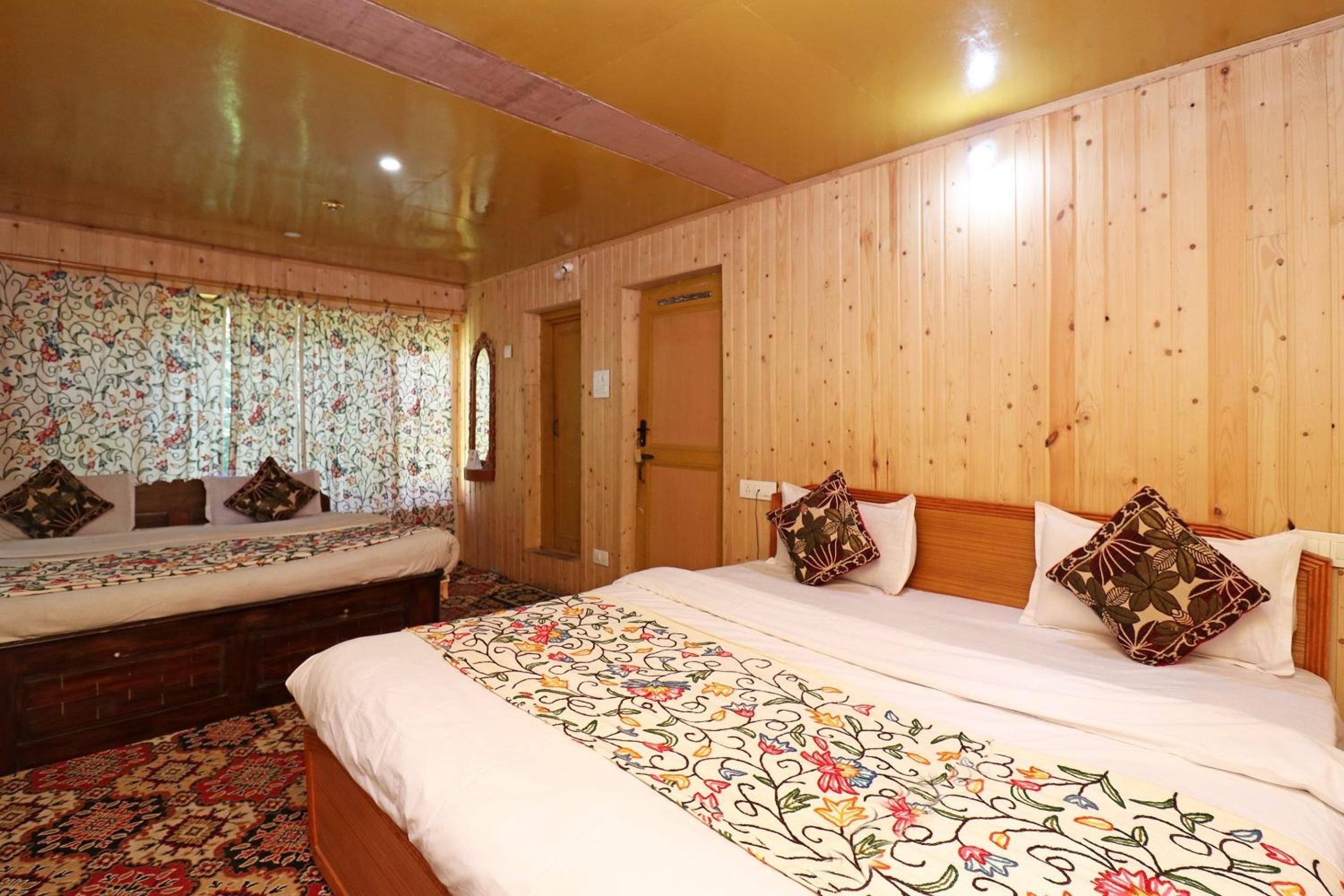 Hotel Bright Palace