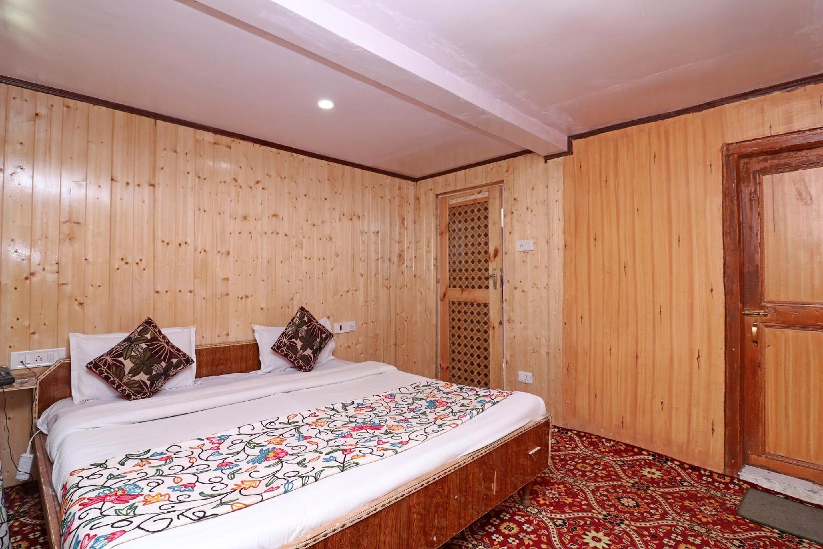Hotel Bright Palace