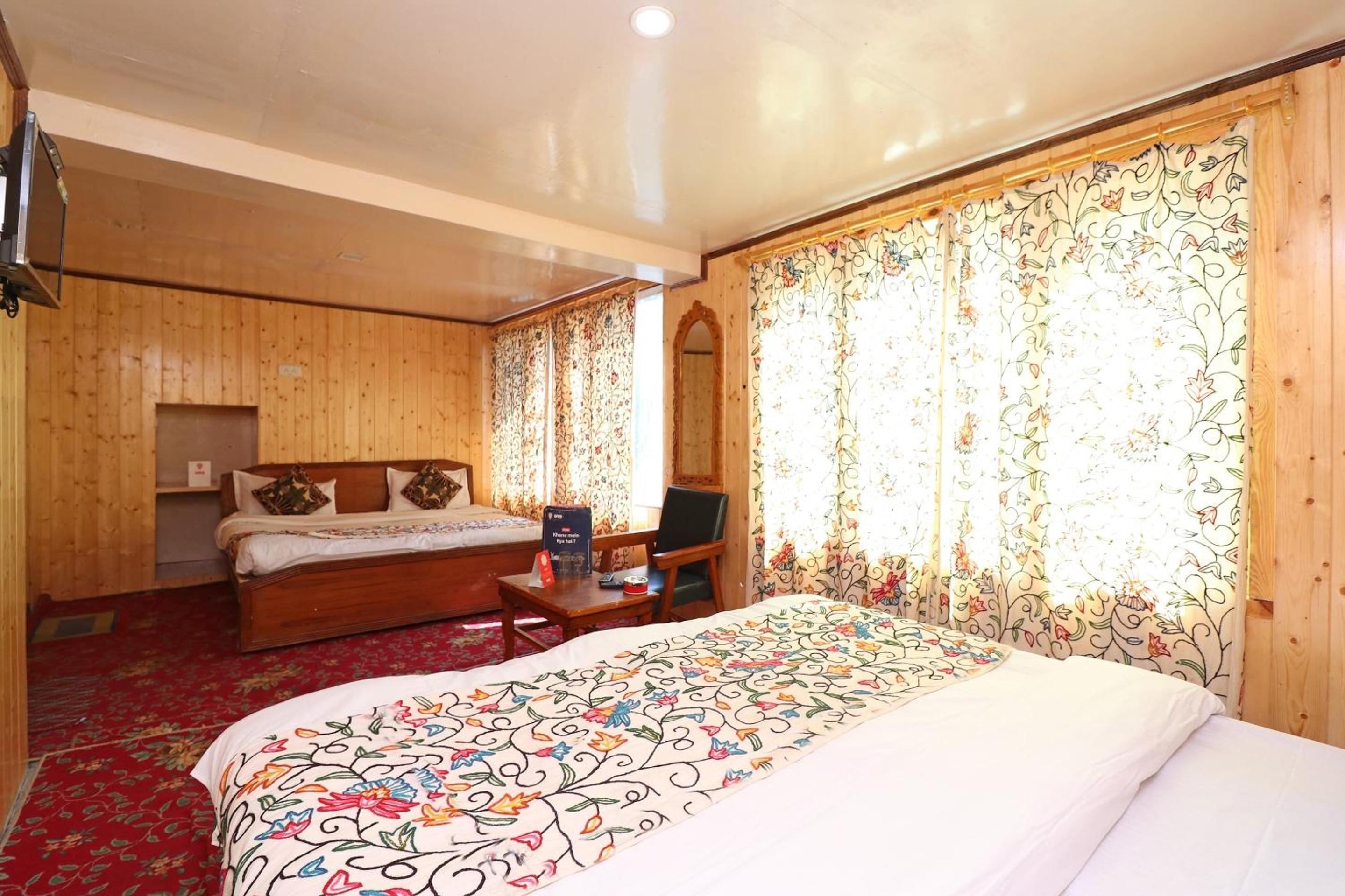 Hotel Bright Palace