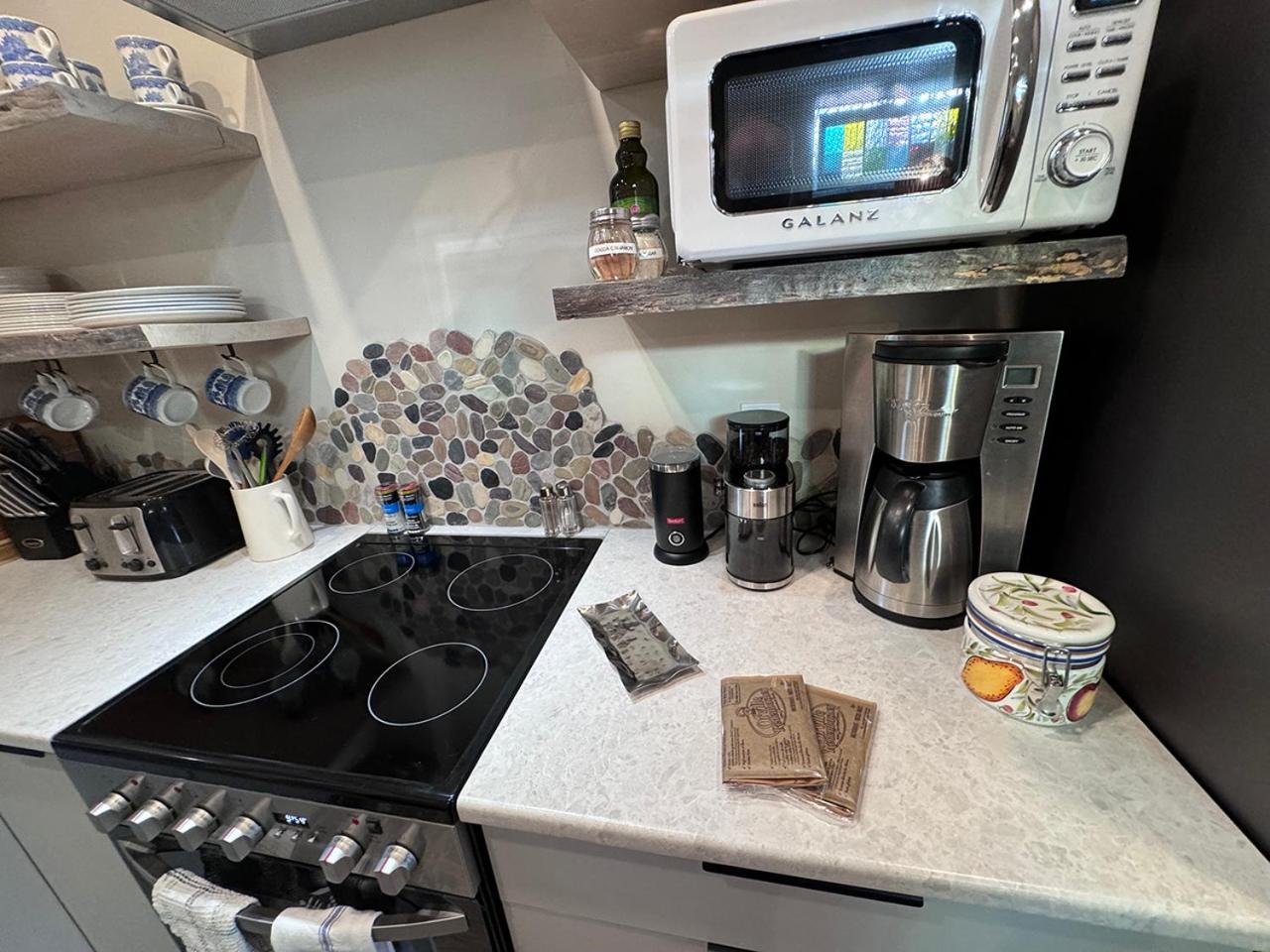 Cowichan Valley Guest Cottage