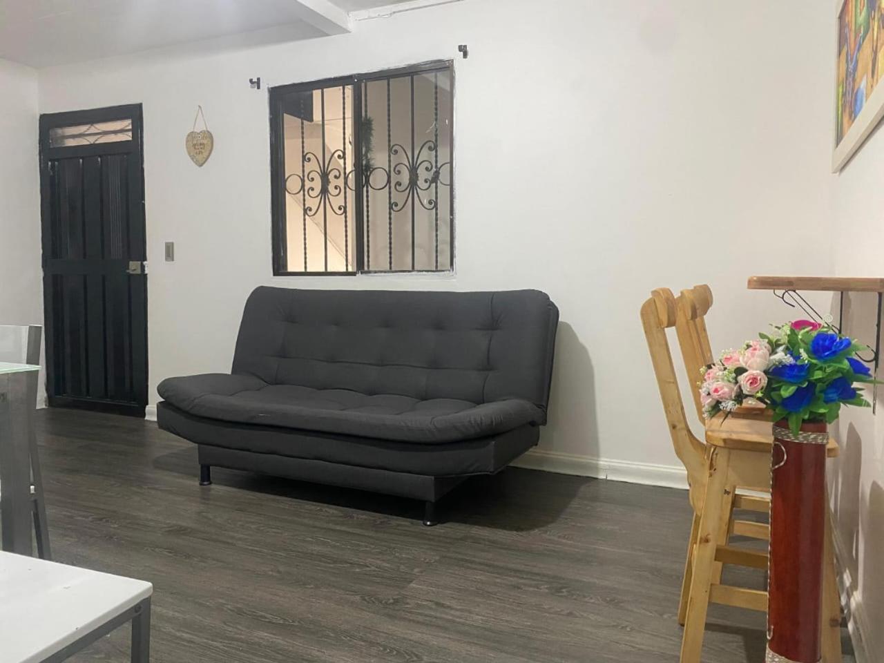 APARTAMENT E1 AIRE ACONDICIONADO 100MT2, 4 HABTACIONES EN La MEJOR ZONA, LAURELES ESTADIo