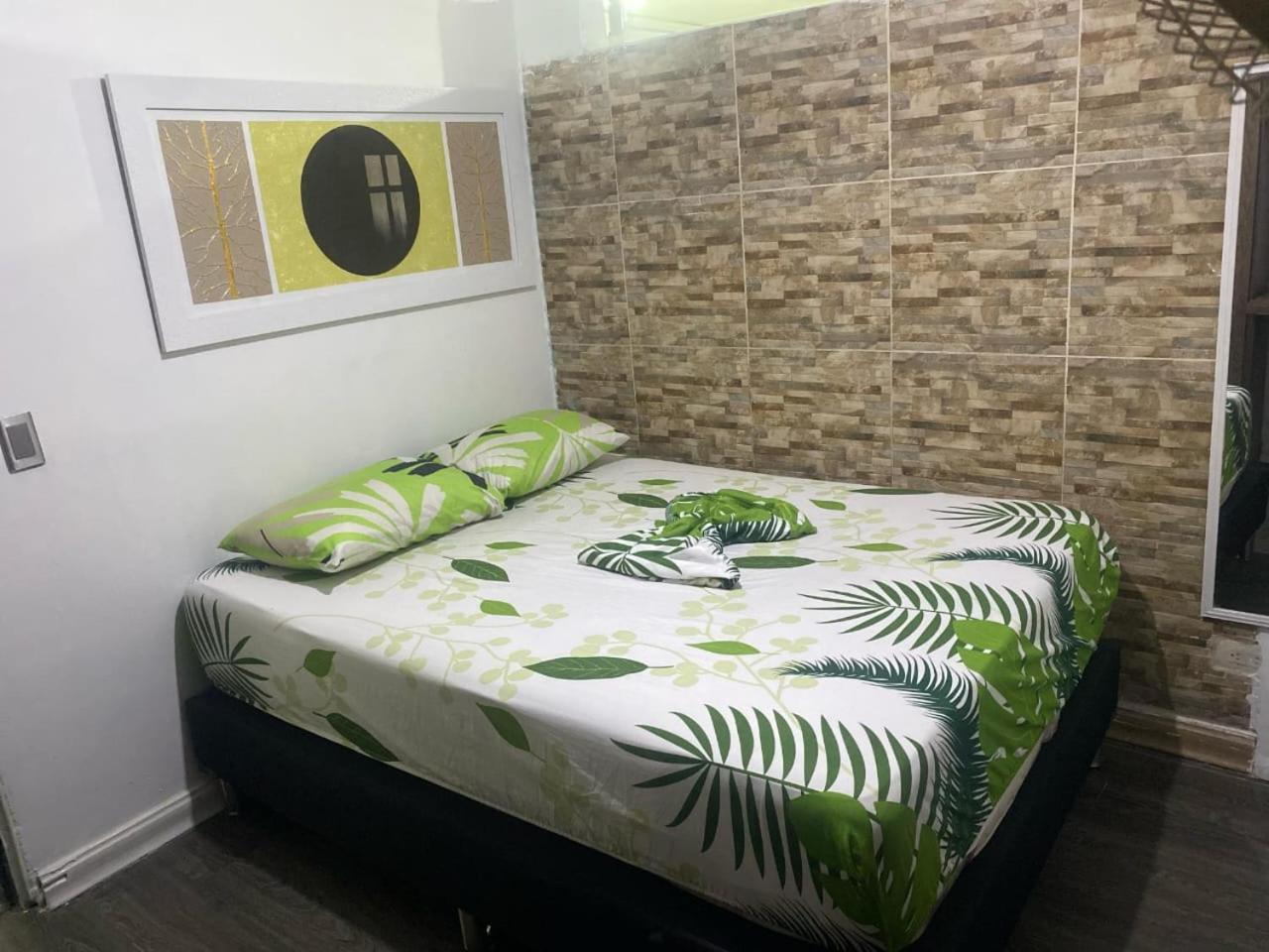 APARTAMENT E1 AIRE ACONDICIONADO 100MT2, 4 HABTACIONES EN La MEJOR ZONA, LAURELES ESTADIo