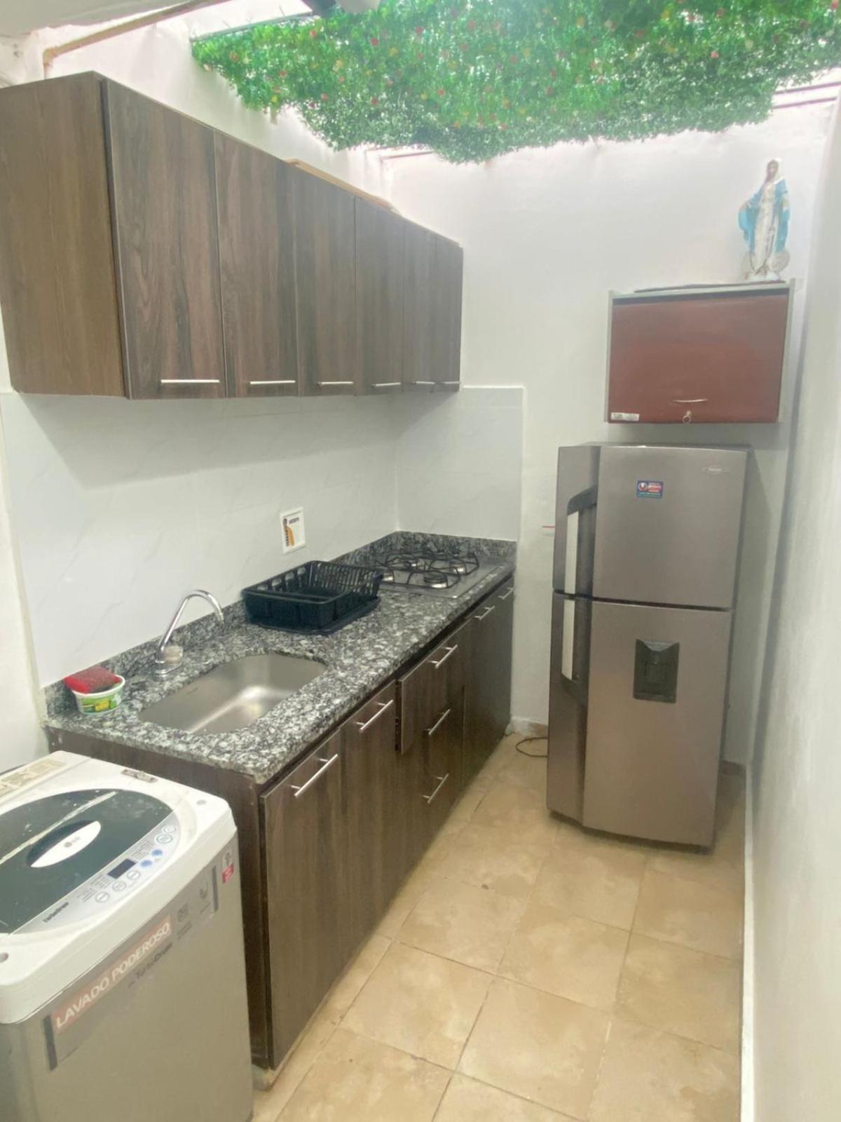 APARTAMENT E1 AIRE ACONDICIONADO 100MT2, 4 HABTACIONES EN La MEJOR ZONA, LAURELES ESTADIo