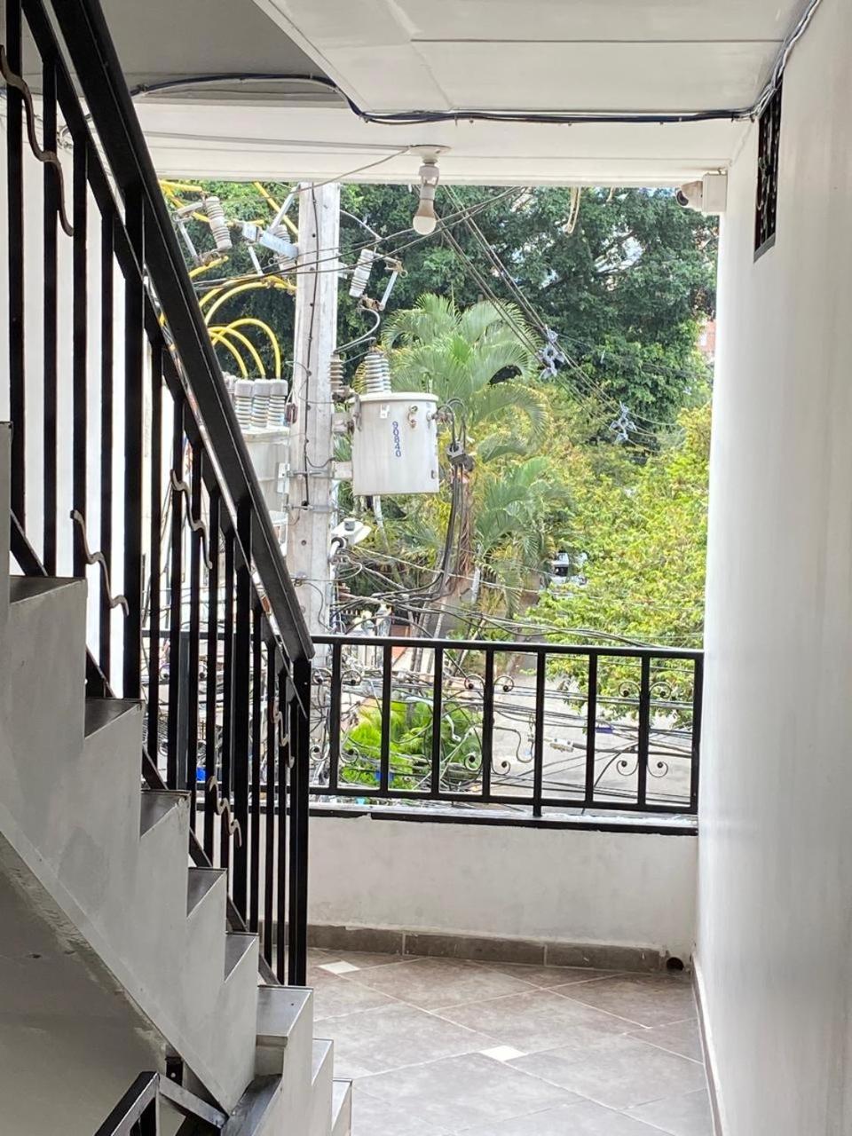 APARTAMENT E1 AIRE ACONDICIONADO 100MT2, 4 HABTACIONES EN La MEJOR ZONA, LAURELES ESTADIo