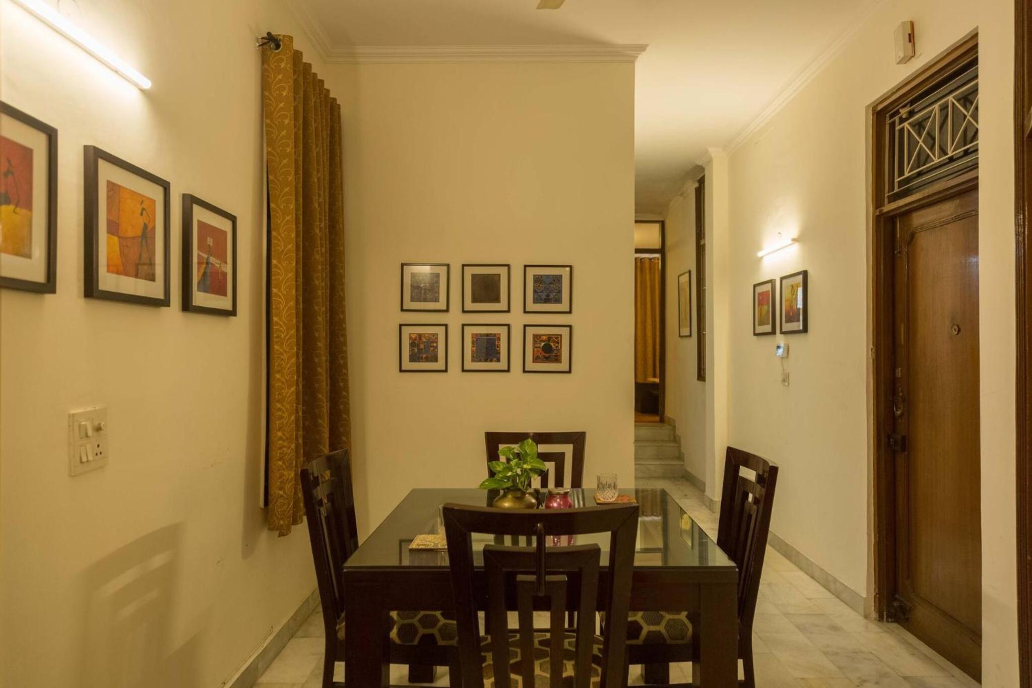 Room in BB - 1 Private Room In 3 Room Bnb In Hauz Khas in Center Delhi view 5