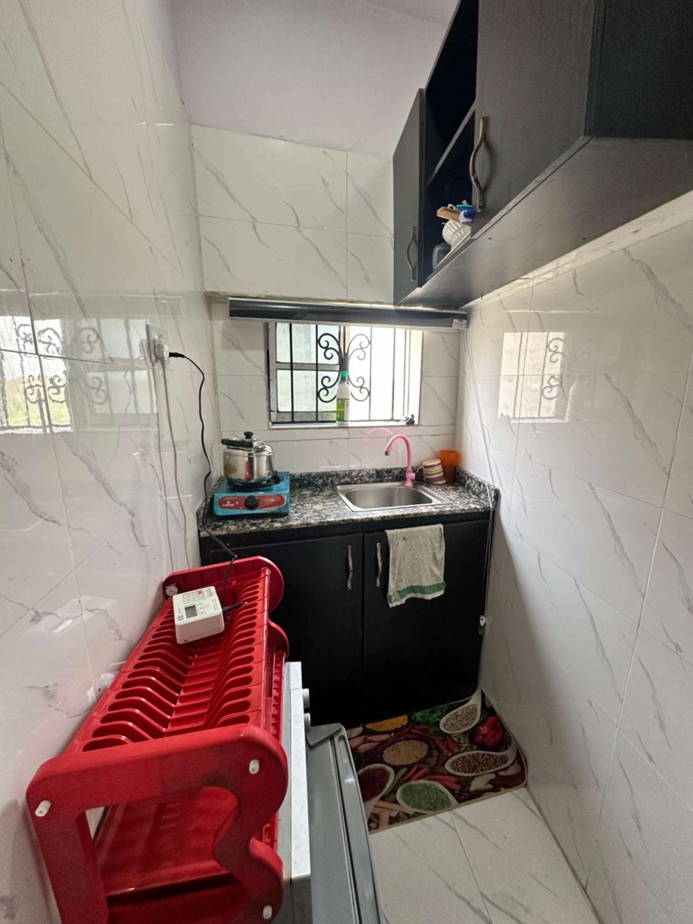 Lovely studio apartment in ogudu by magnanimous, 15 mins to the Airport