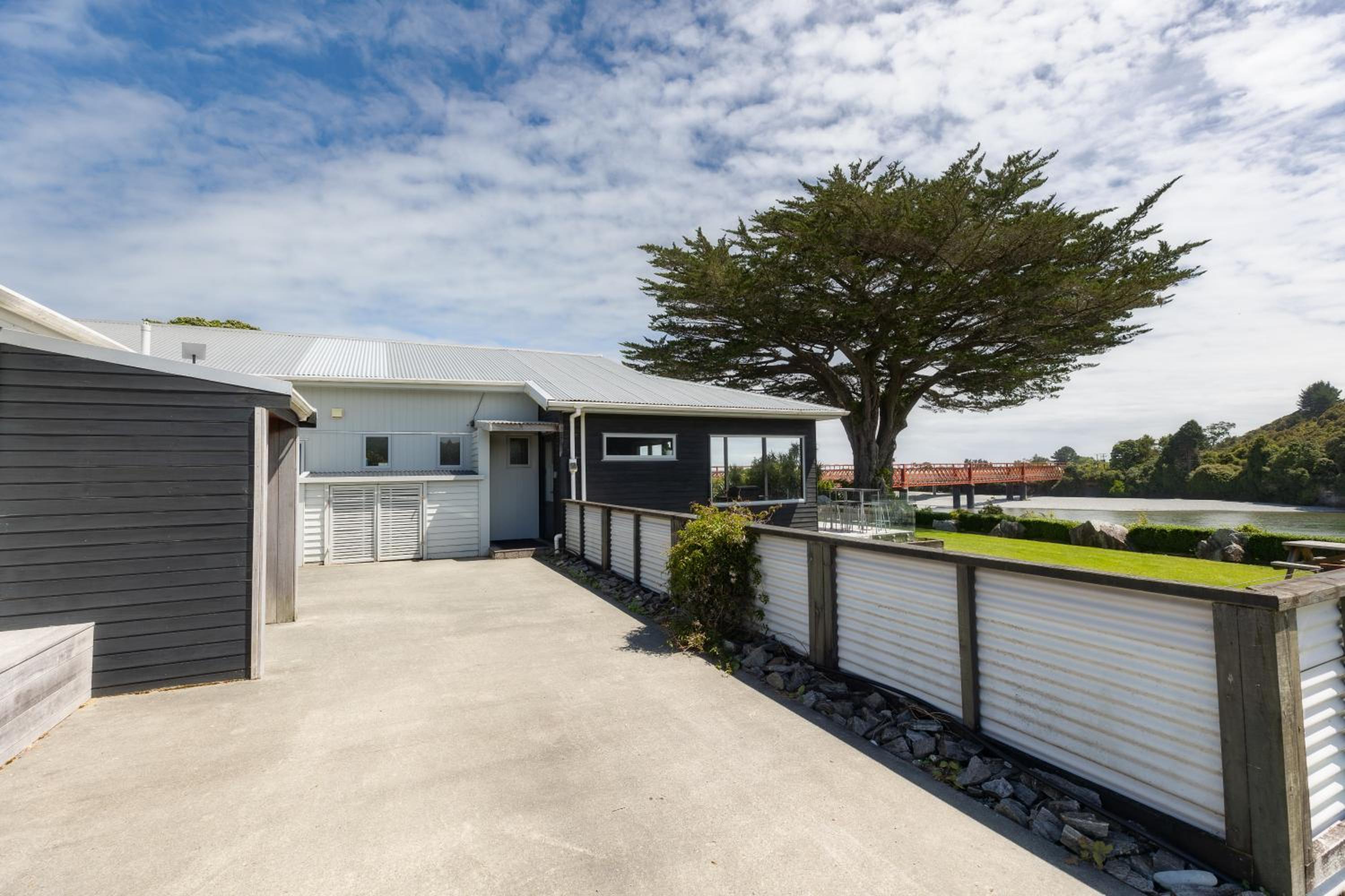 Riverstone House