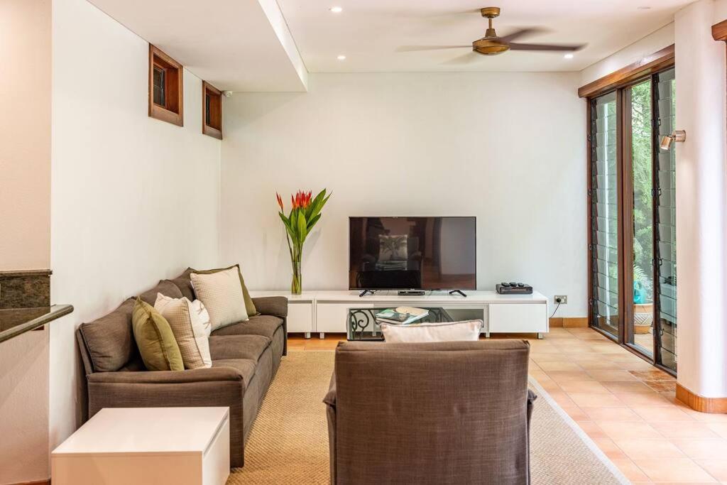 17 Wharf Street - Main House & Bungalow-4