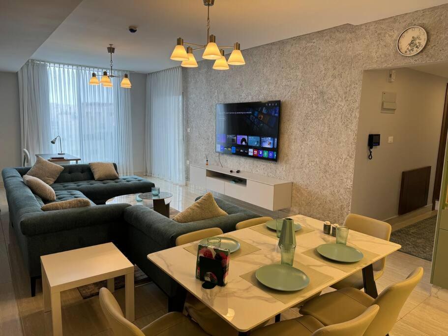 Amazing brand-new apartment in Abdoun! view 4