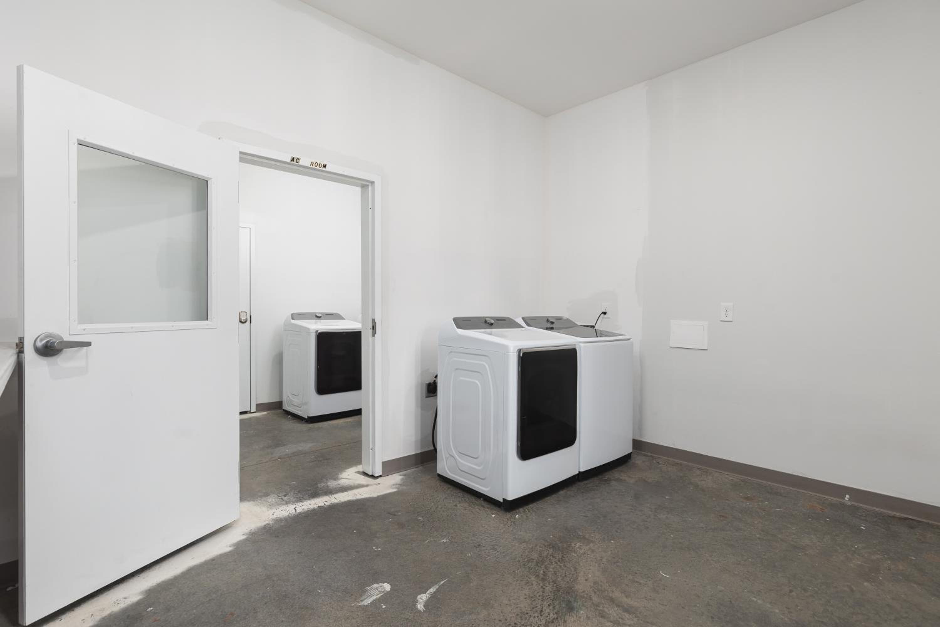 Condo Near Downtown WALK to restaurants, bars & music view 5