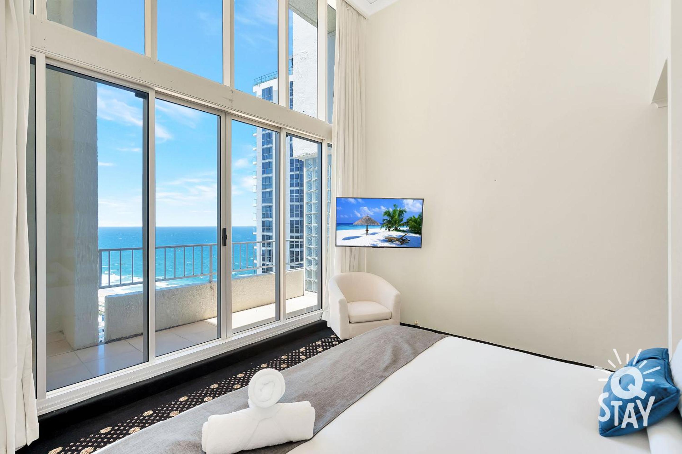 3 Bedroom Penthouse with Private Pool - Q Stay