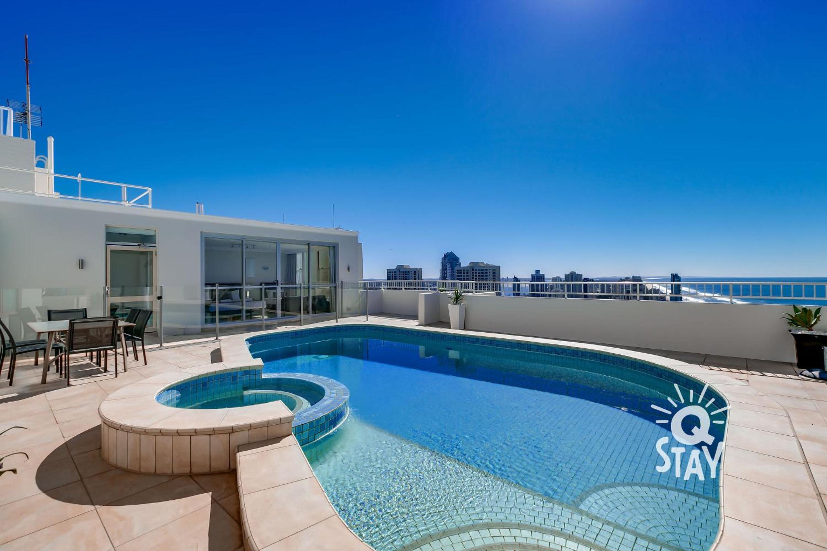3 Bedroom Penthouse with Private Pool - Q Stay