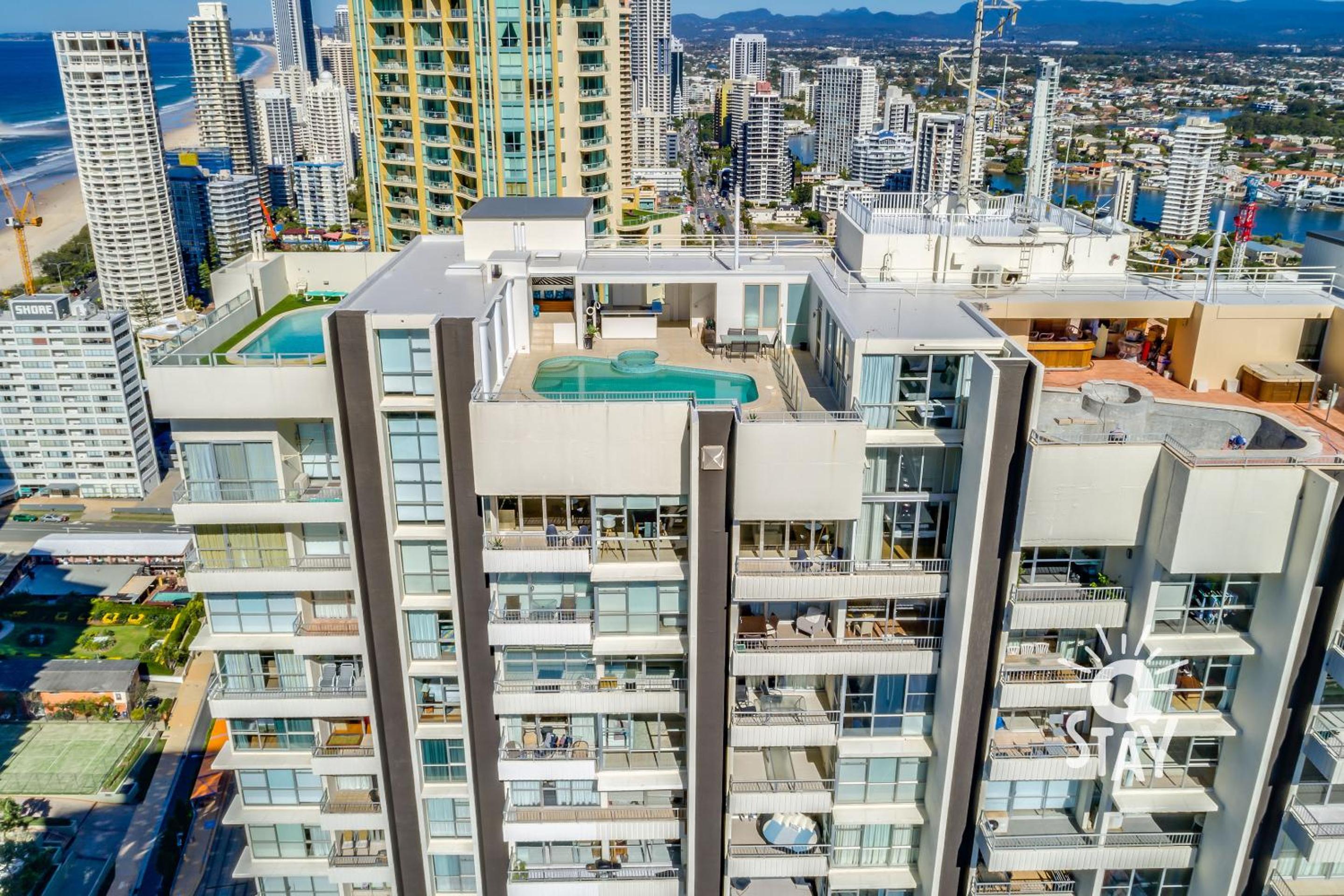 3 Bedroom Penthouse with Private Pool - Q Stay