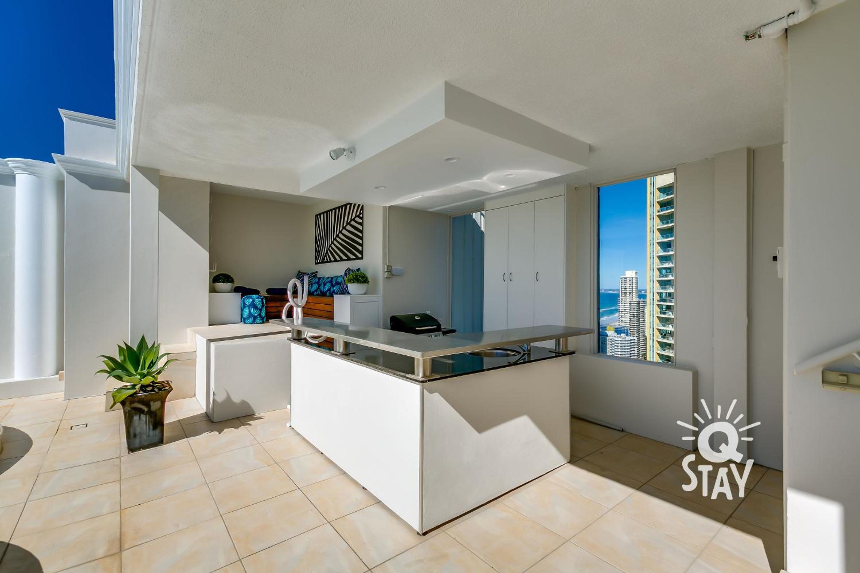 3 Bedroom Penthouse with Private Pool - Q Stay