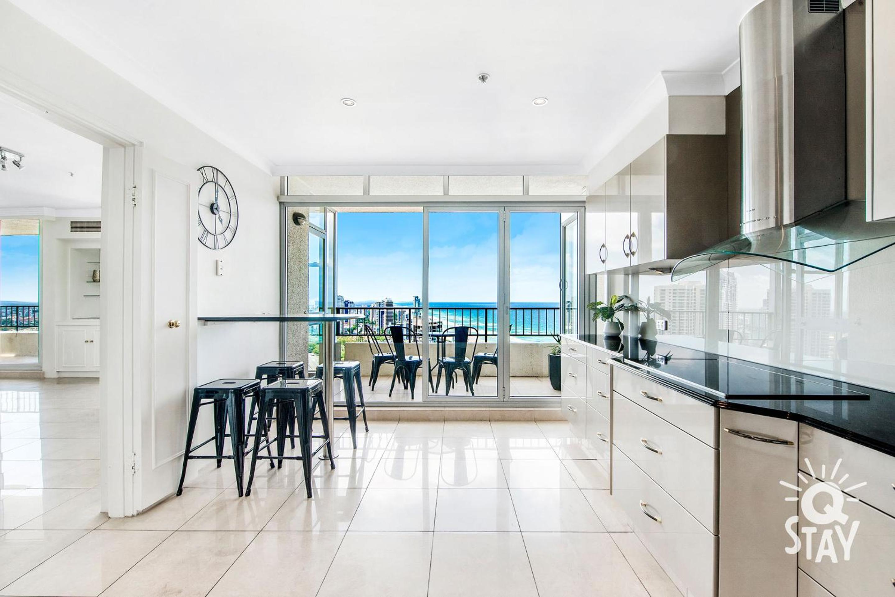 3 Bedroom Penthouse with Private Pool - Q Stay