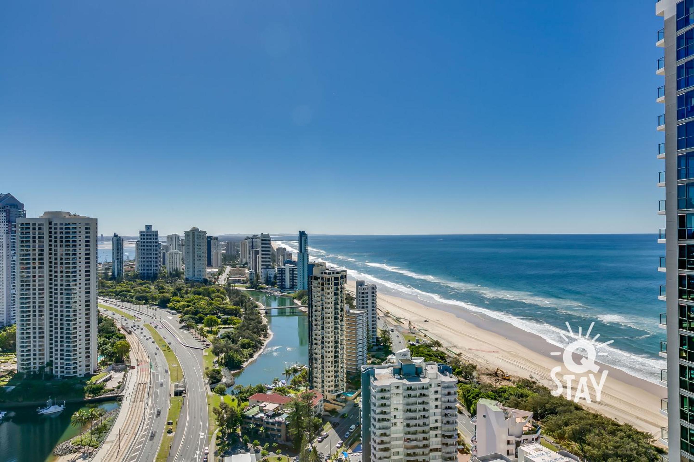 3 Bedroom Penthouse with Private Pool - Q Stay