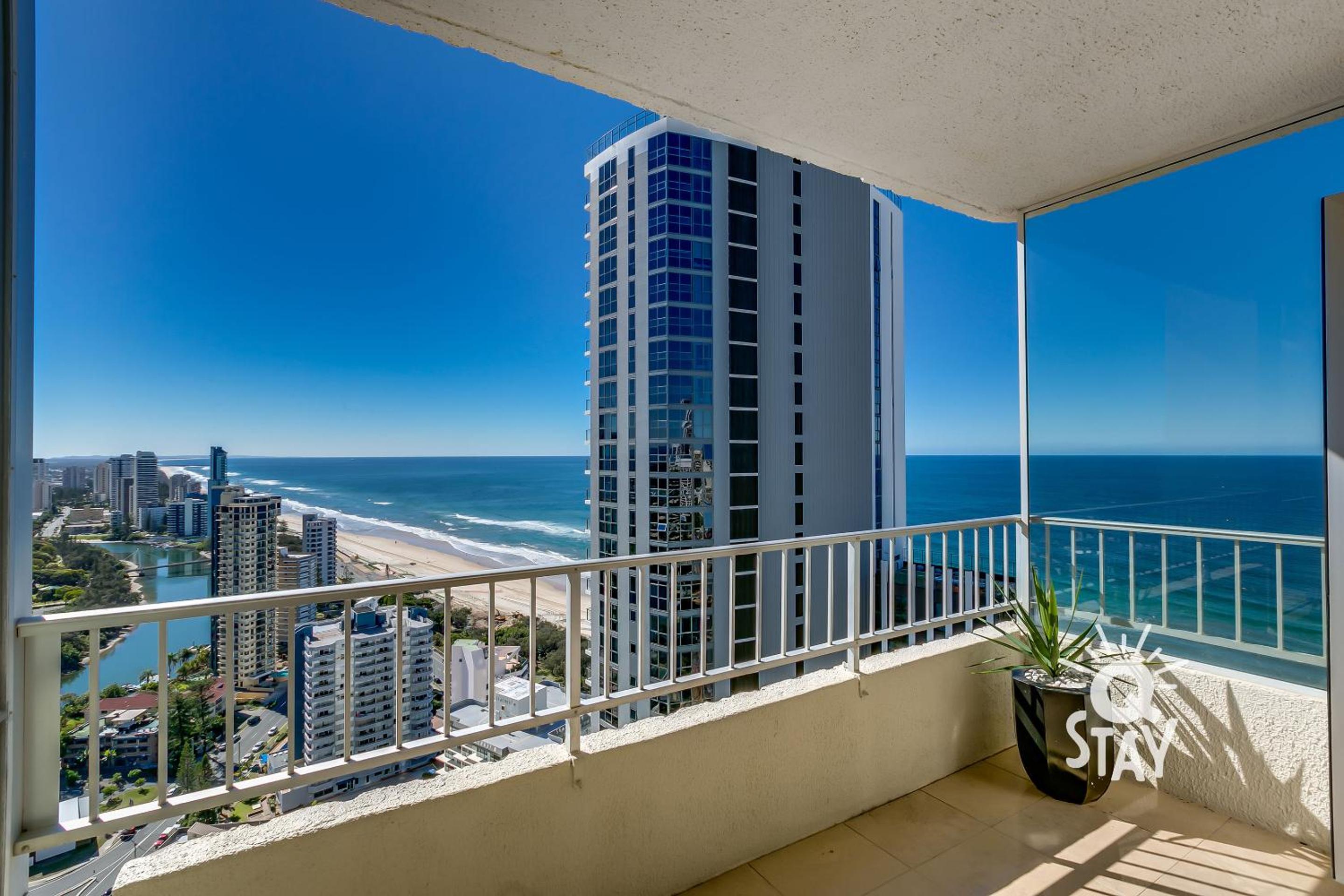 3 Bedroom Penthouse with Private Pool - Q Stay