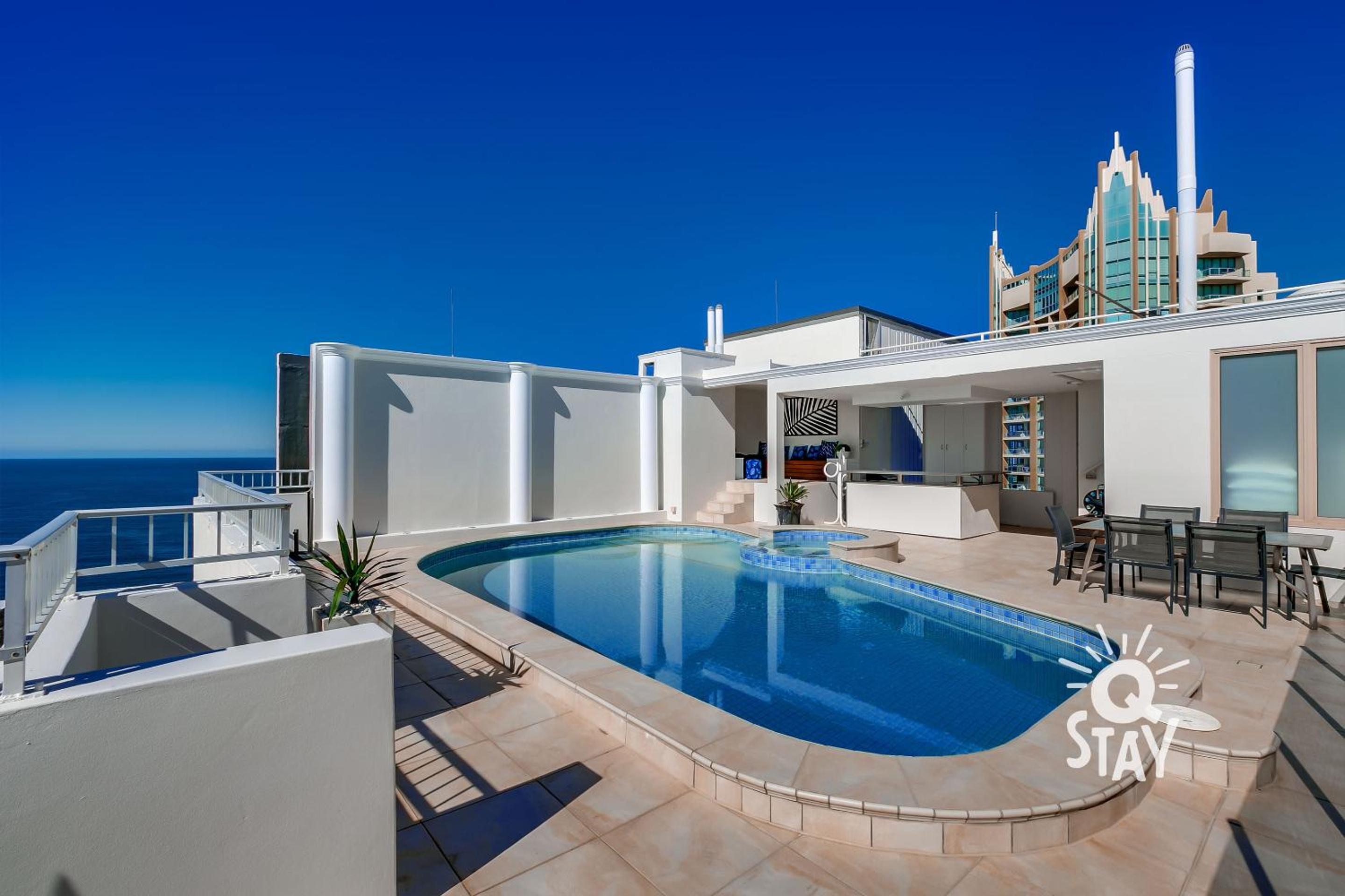 3 Bedroom Penthouse with Private Pool - Q Stay